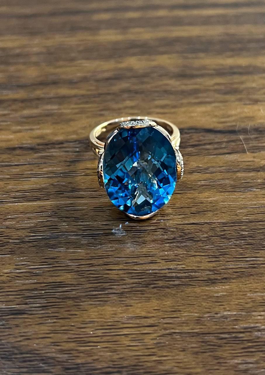 Oval Shape Swiss Blue Topaz 14K Rose Gold Champagne Halo Cocktail Ring In New Condition For Sale In Oakton, VA
