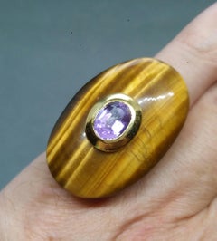 Anillo de Cóctel Ovalado de Ojo de Tigre Facetado Amatista Ovalada de Oro de 14 Kt