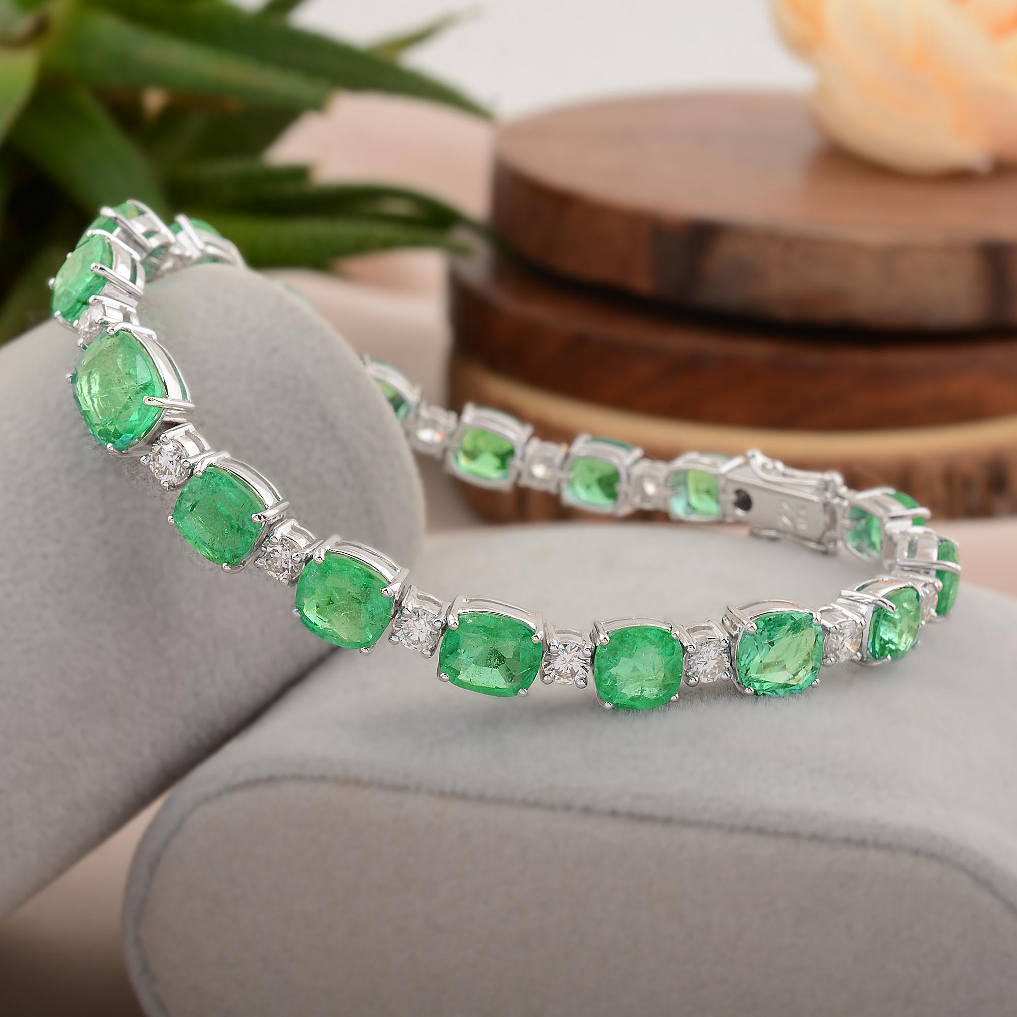 Modern Oval Shape Natural Emerald Bracelet Diamond 18 Karat White Gold Fine Jewelry For Sale