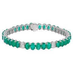 Oval Shape Natural Emerald Gemstone Bracelet Diamond 18 Karat White Gold Jewelry