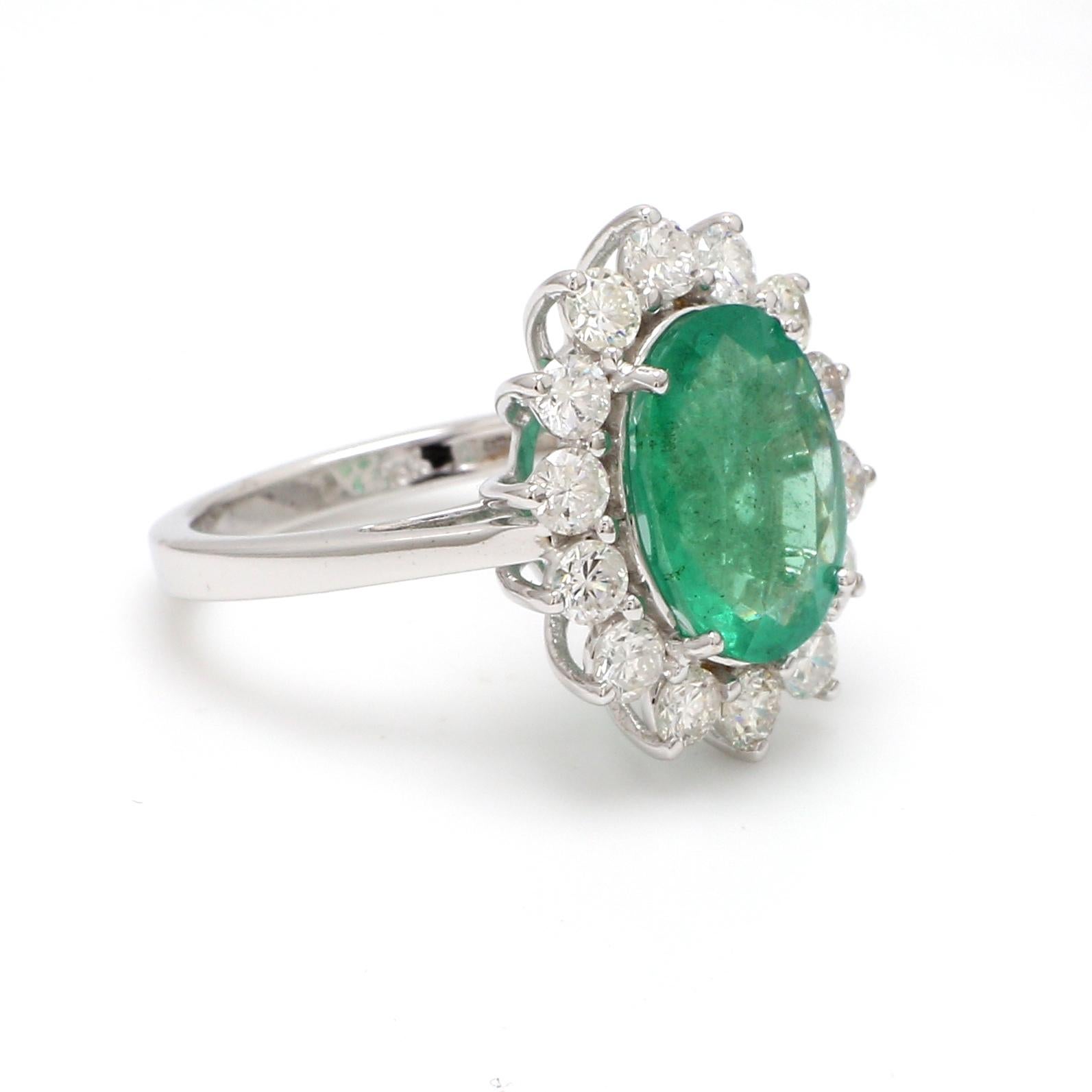 For Sale:  Oval Shape Natural Emerald Gemstone Cocktail Ring Diamond 18 Karat White Gold 3
