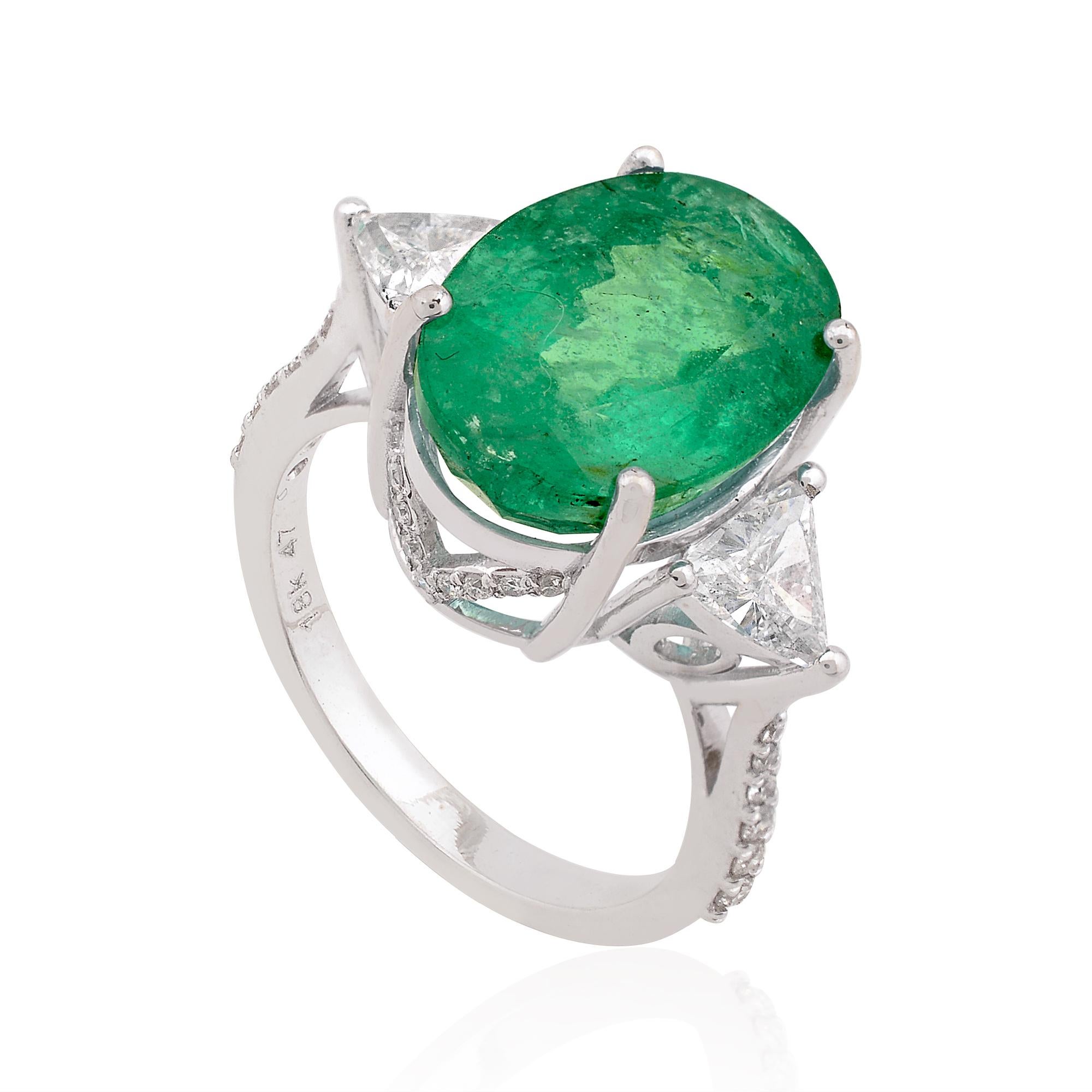 For Sale:  Oval Shape Natural Emerald Gemstone Ring Trillion Diamond 18 Karat White Gold 3