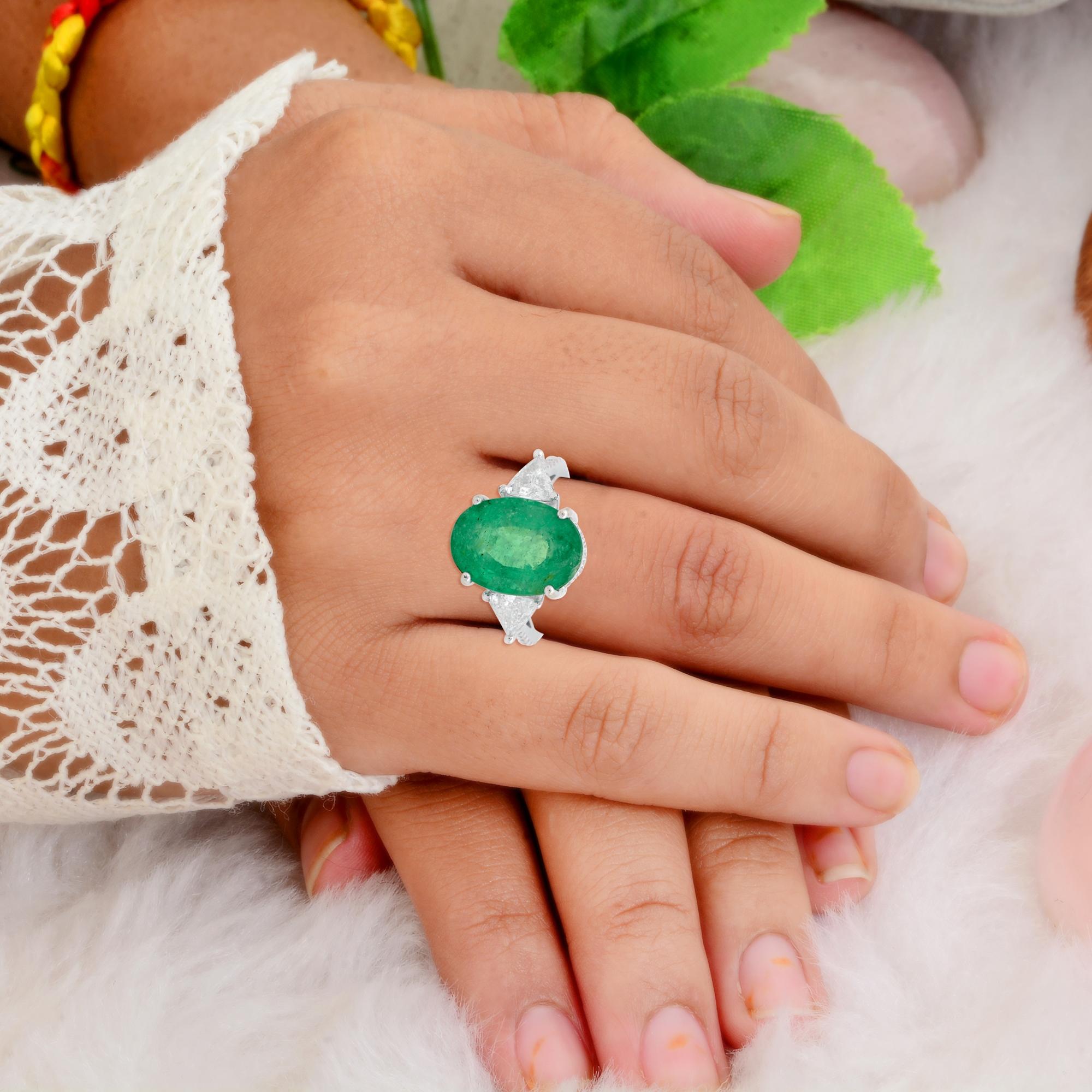 For Sale:  Oval Shape Natural Emerald Gemstone Ring Trillion Diamond 18 Karat White Gold 5