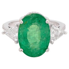 Oval Shape Zambian Emerald Gemstone Ring Trillion Diamond 18 Karat White Gold