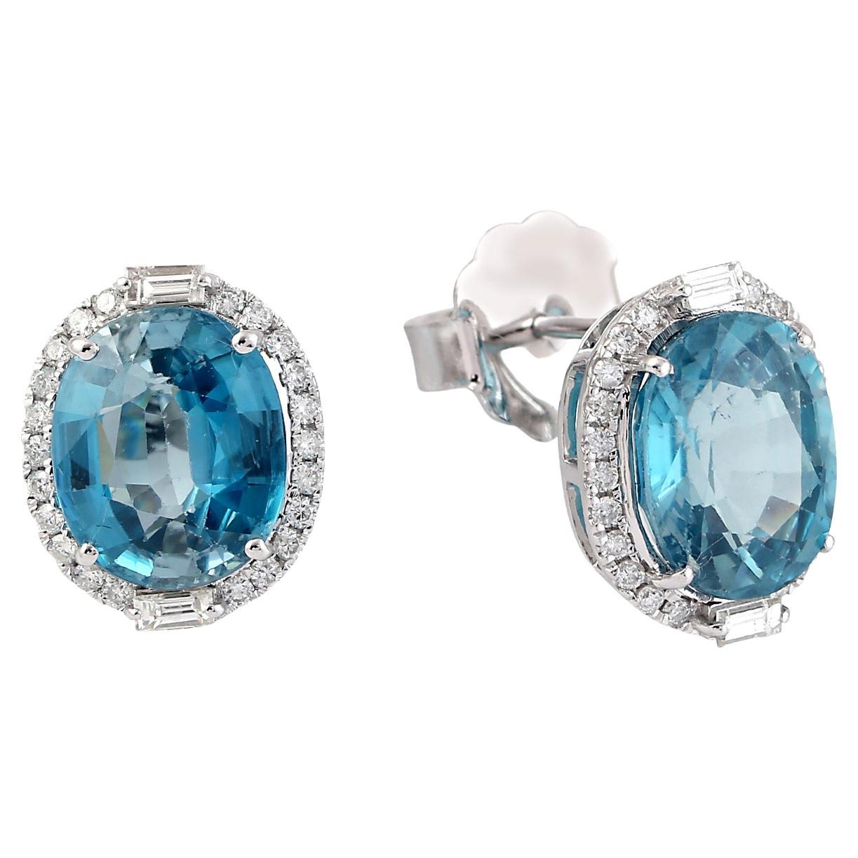 Mini-boucles d'oreilles en or blanc 18 carats avec zircons et diamants pavés de forme ovale en vente