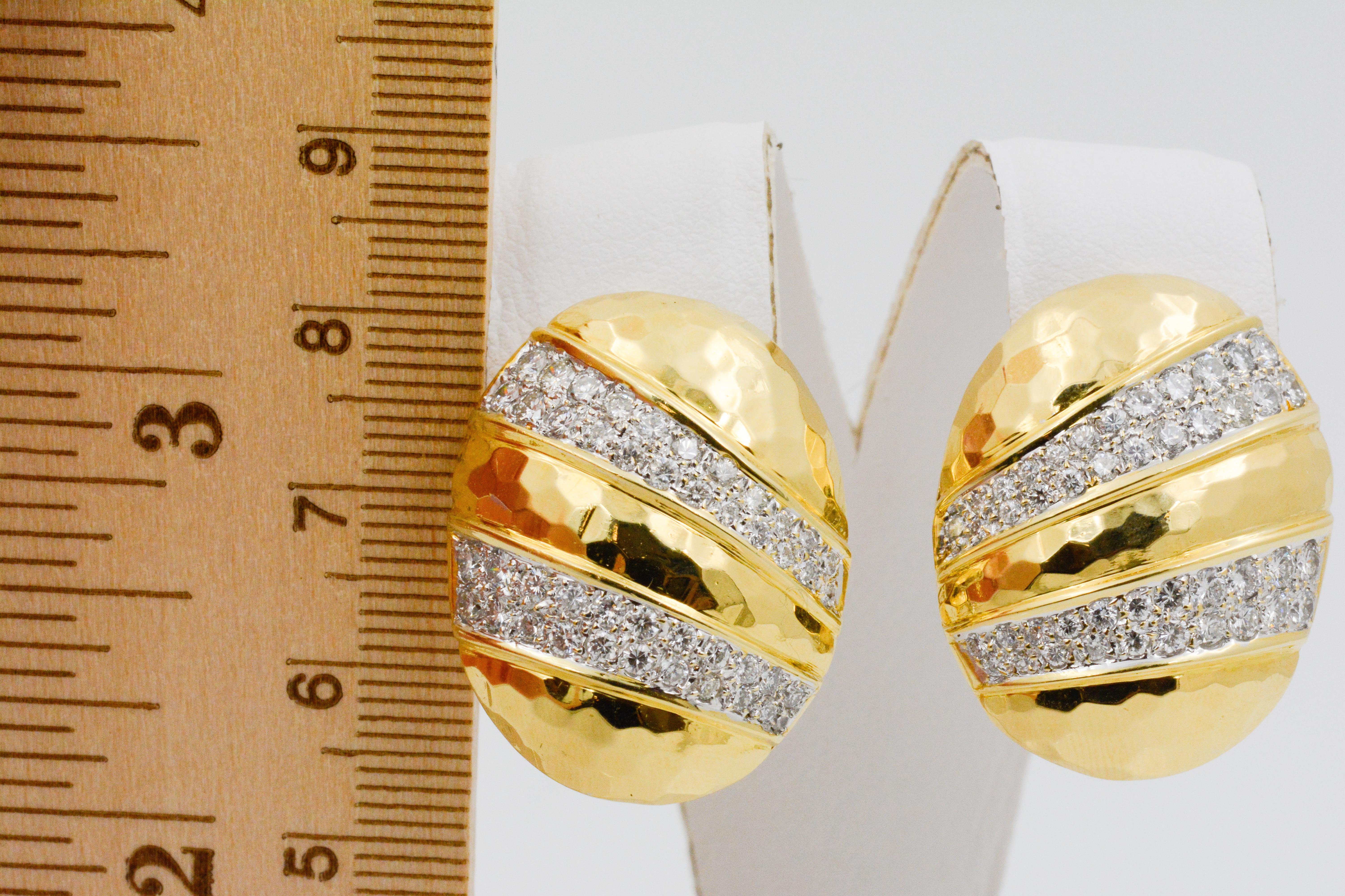 Women's Oval Shaped 18 Karat Yellow Gold Hammered Earrings