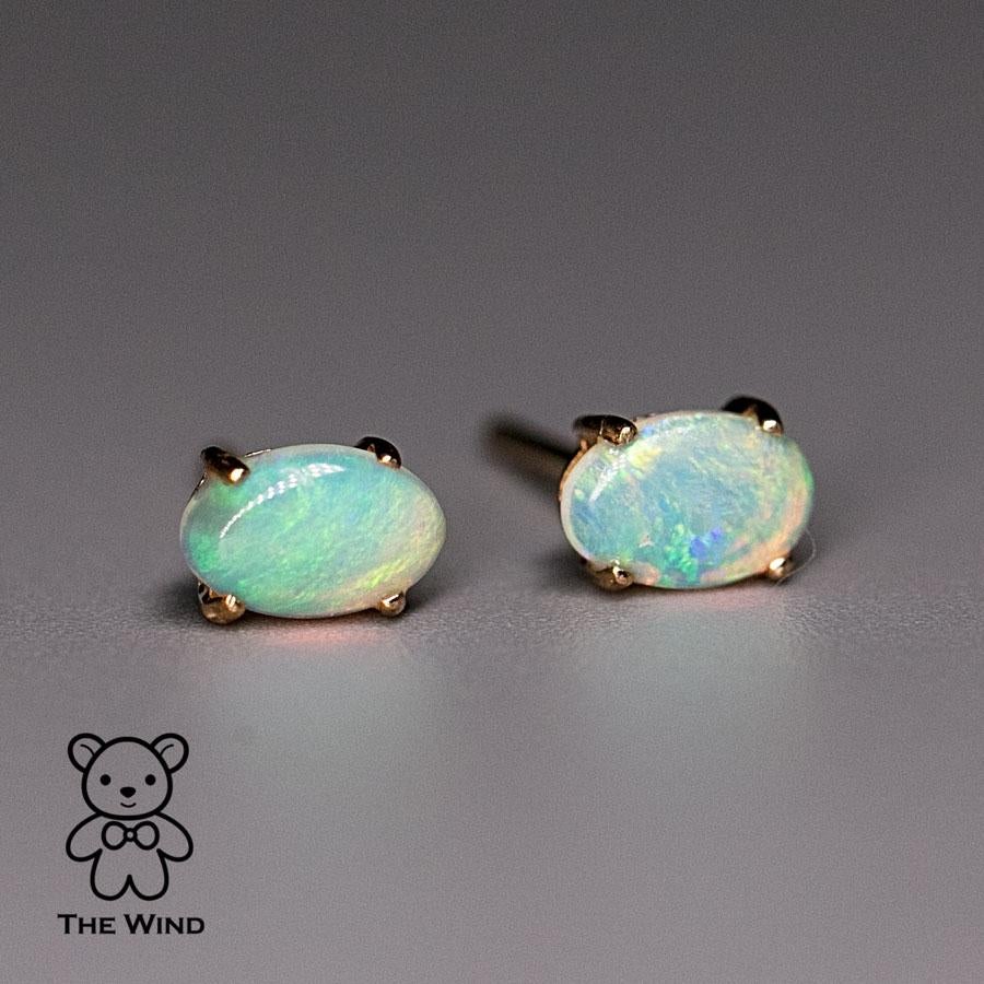 Arts and Crafts Boucles d'oreilles en or jaune 14K avec opale australienne massive de forme ovale en vente