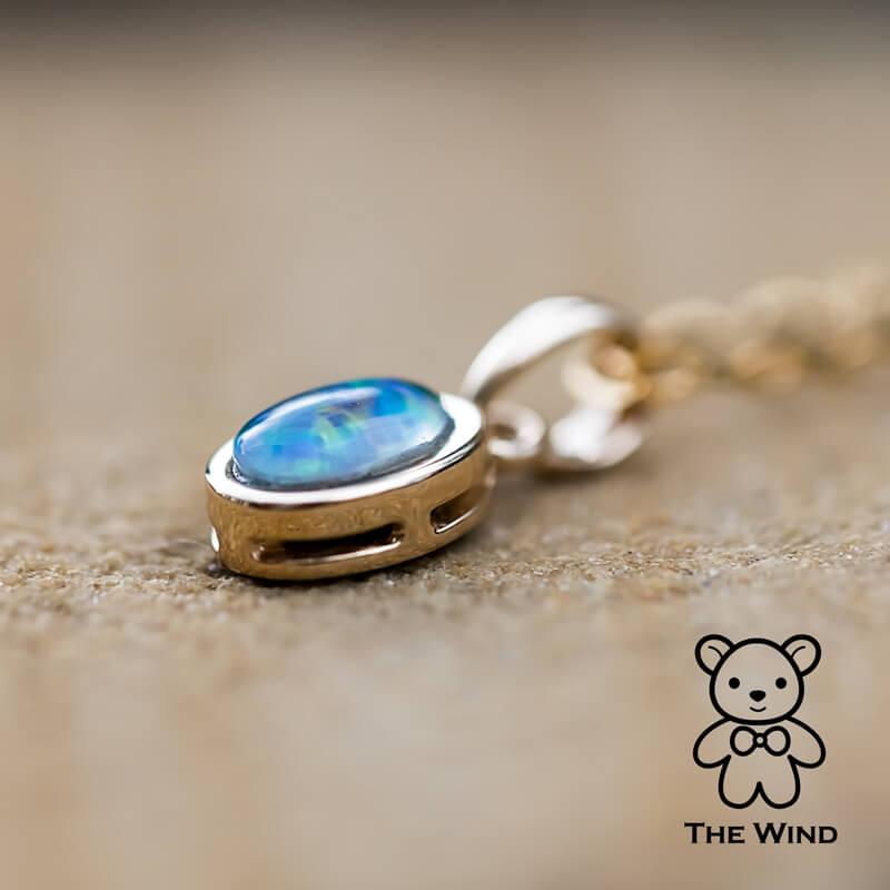 Collar de Ópalo Triple Australiano Ovalado en Oro Amarillo de 14k Corte oval en venta