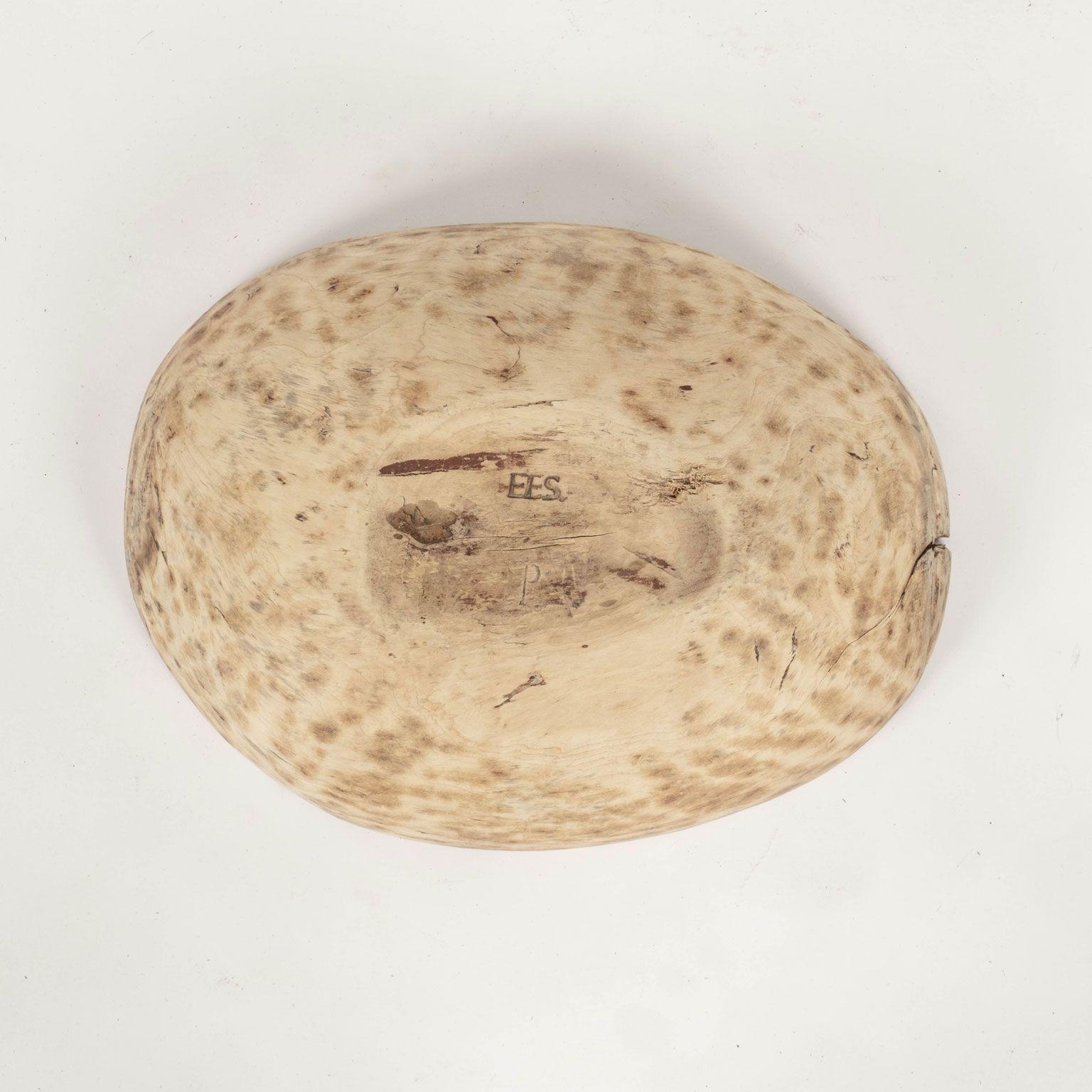 Oval-Shaped Bleached and Scrubbed Rustic Swedish Dugout Bowl For Sale 1