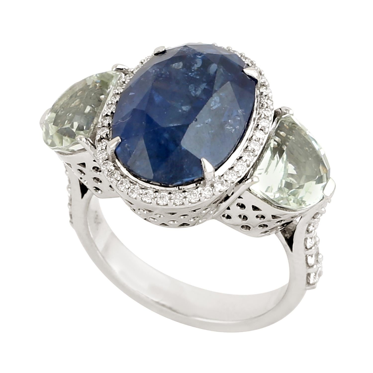 Oval Shaped Blue Sapphire Cocktail Ring With White Amethyst In New Condition For Sale In New York, NY
