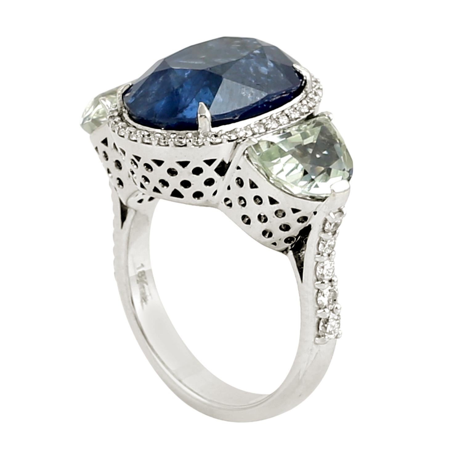 Women's Oval Shaped Blue Sapphire Cocktail Ring With White Amethyst For Sale