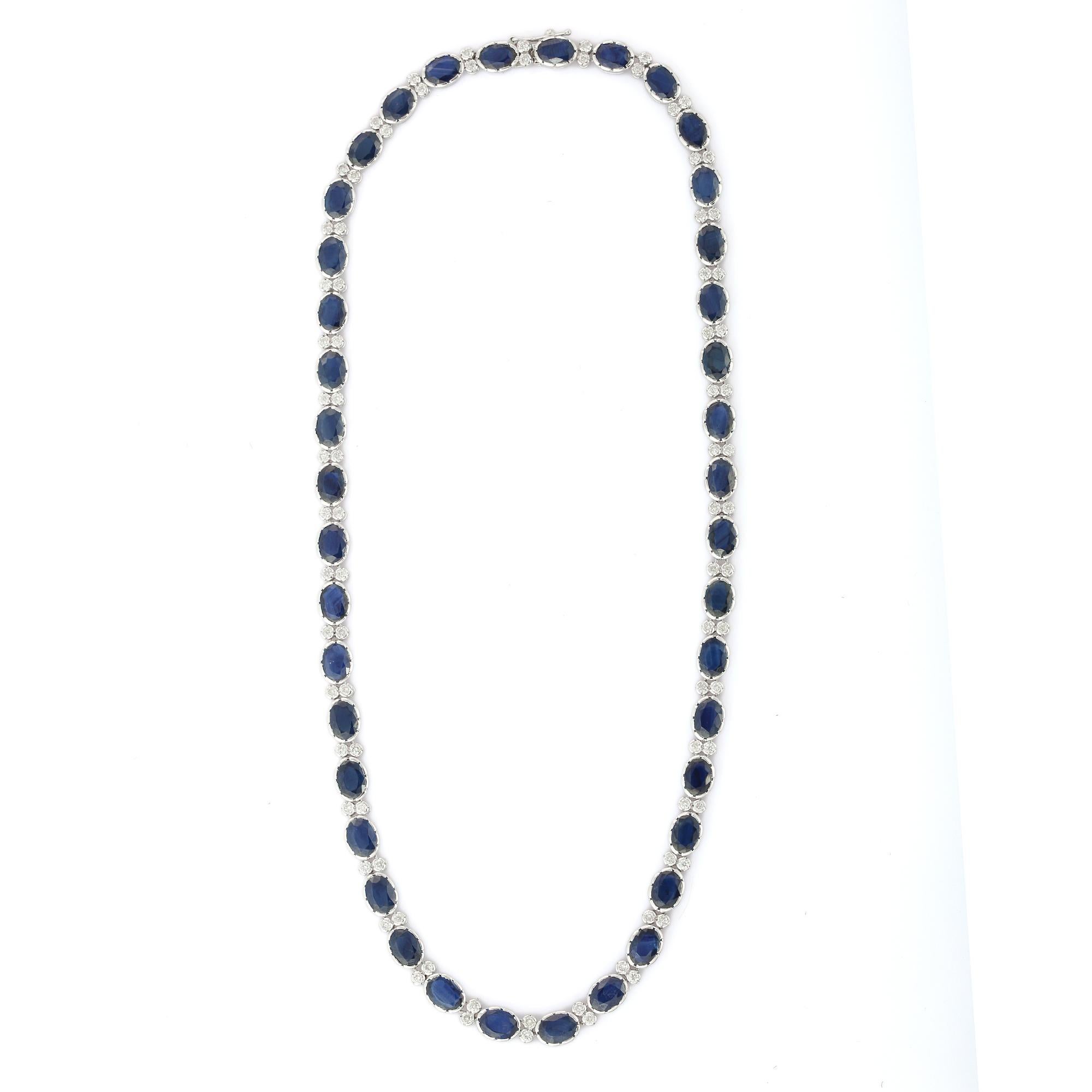 Collier de saphir bleu de forme ovale en or blanc 18 carats avec diamants Neuf - En vente à Houston, TX