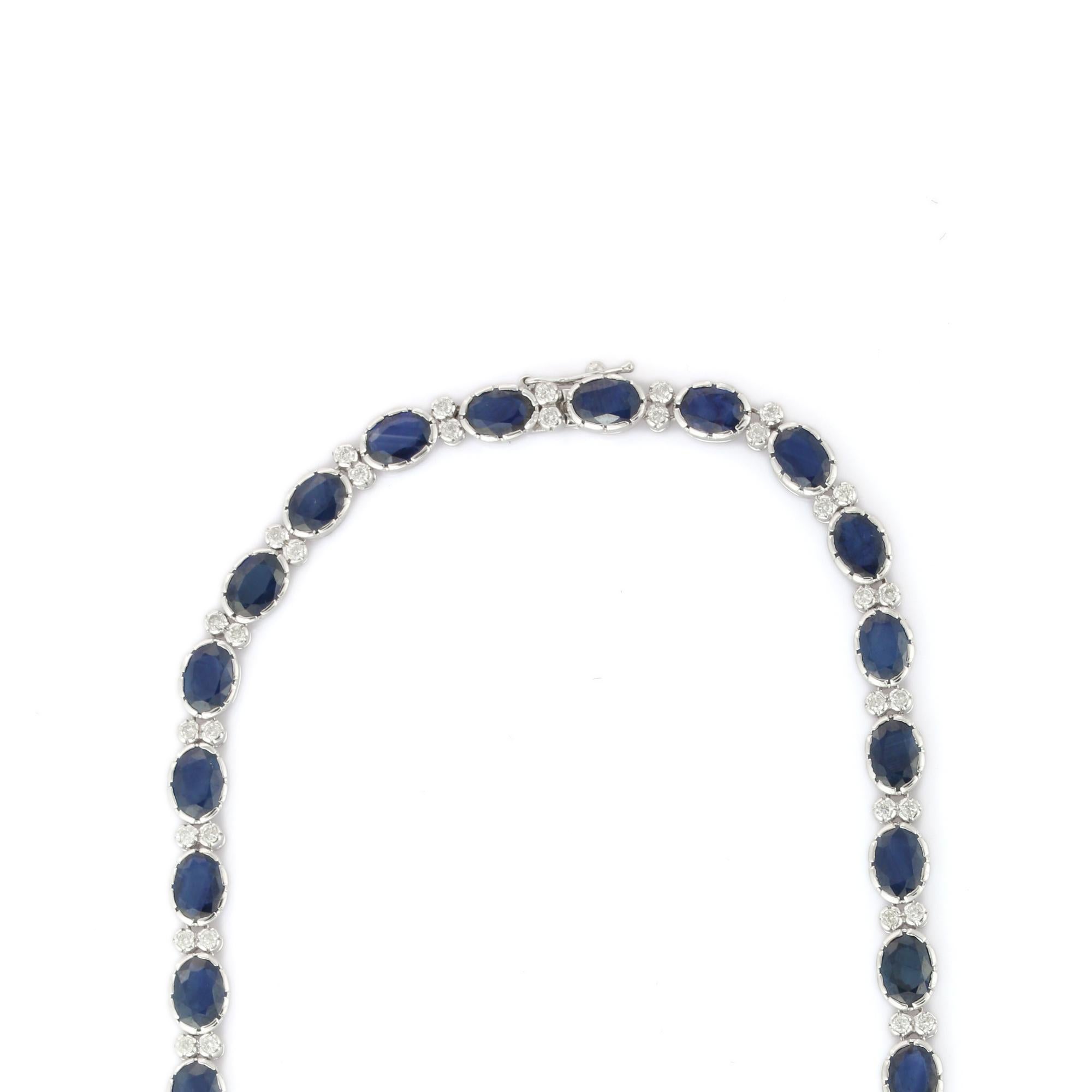Oval Shaped Blue Sapphire Necklace in 18K White Gold with Diamonds In New Condition For Sale In Houston, TX