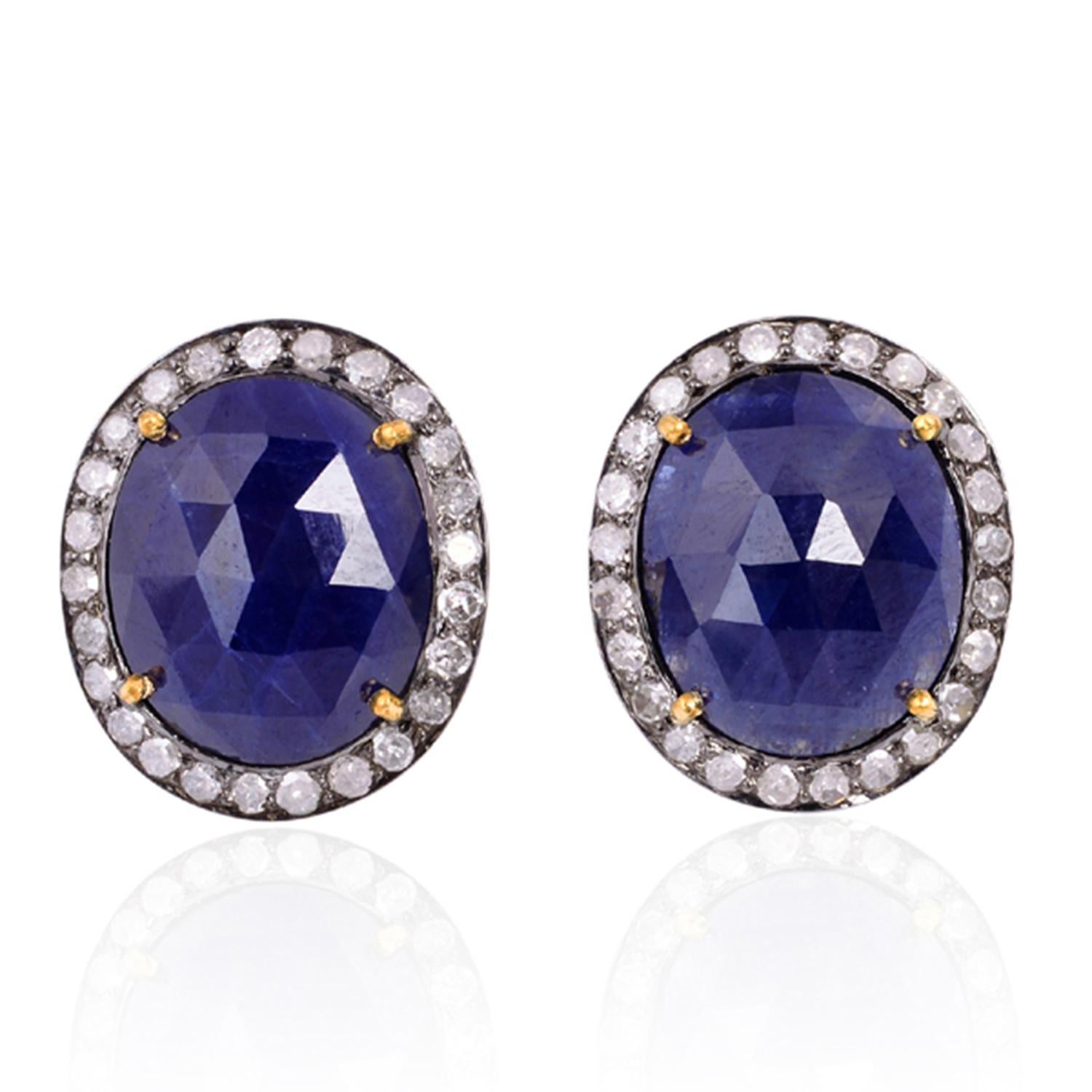 Boucles d'oreilles en saphir bleu de forme ovale avec diamants en or jaune 18k et argent Neuf - En vente à New York, NY