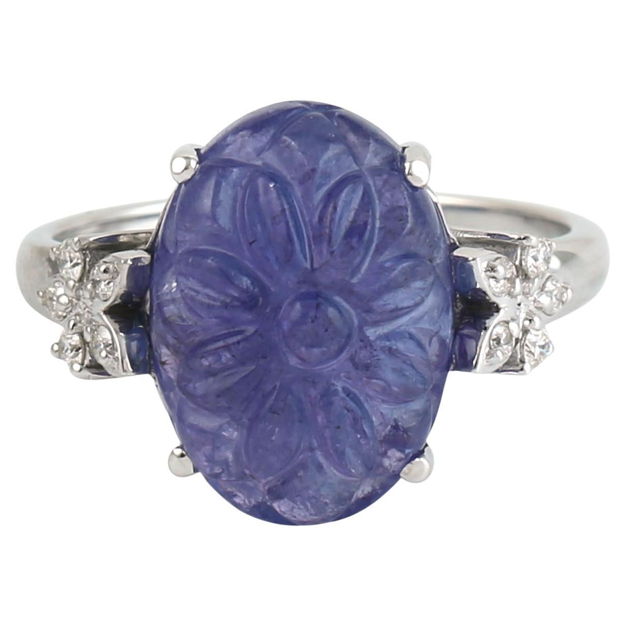 Ovaler geschnitzter Tansanit Ring mit Diamanten in 18k Weißgold im Angebot