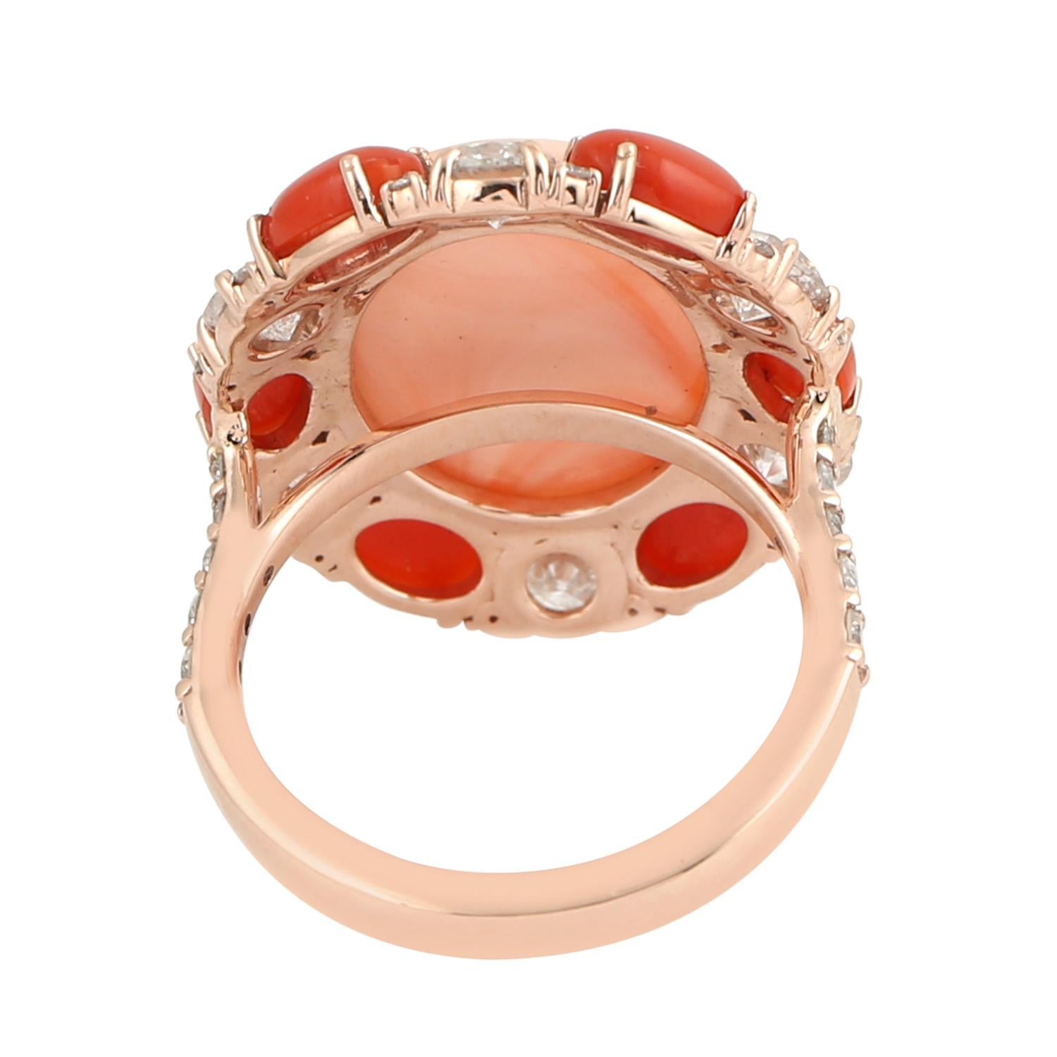 Oval Shaped Center Stone Coral Ring Accented With Orange Coral & Diamonds Corte mixto en venta