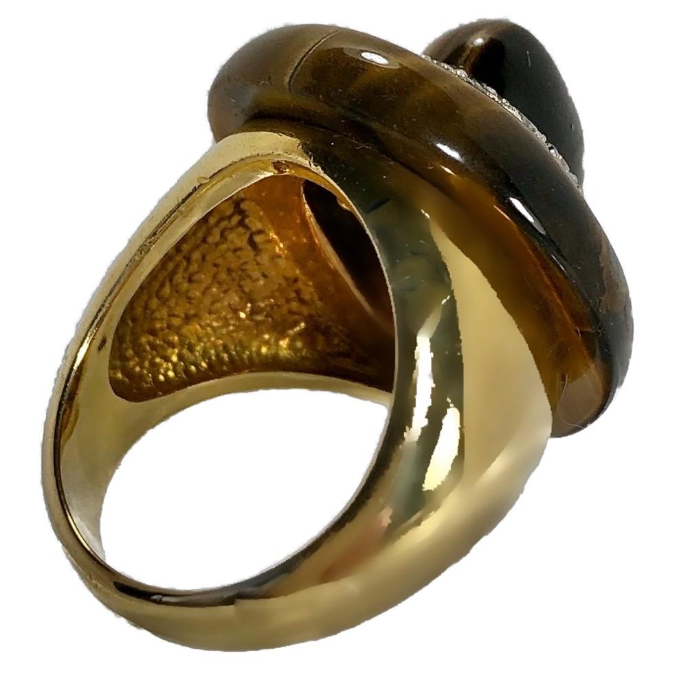 Bague de forme ovale en or Classic des années 1970, œil de tigre et diamant en vente 1