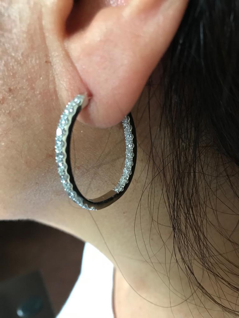 Ovale ovale Diamant-Creolen-Ohrringe 3 Karat (Moderne) im Angebot