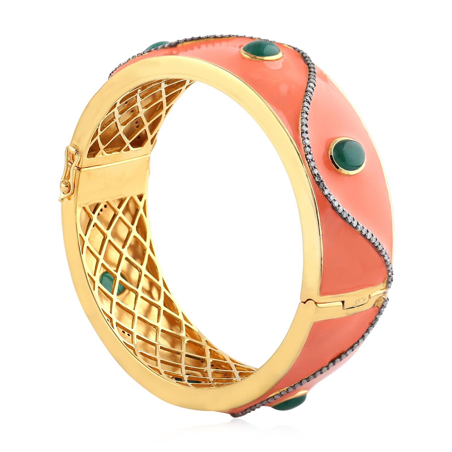 Art Nouveau Oval Shaped Emerald Stones On Coral Enameled Bangle Made In 18k Yellow Gold For Sale