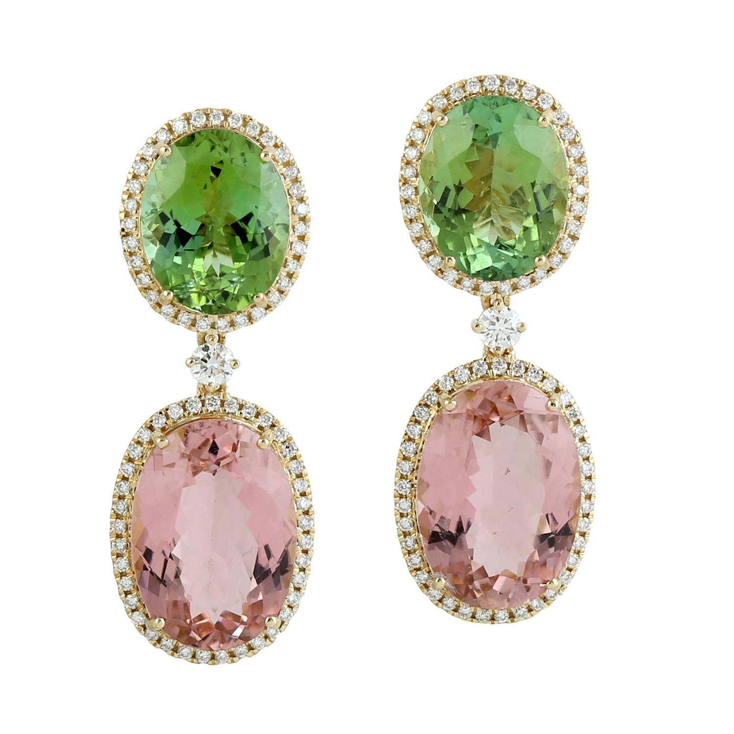 Taglio misto Orecchini pendenti con tormalina verde e rosa a forma ovale e diamanti in oro 18k in vendita