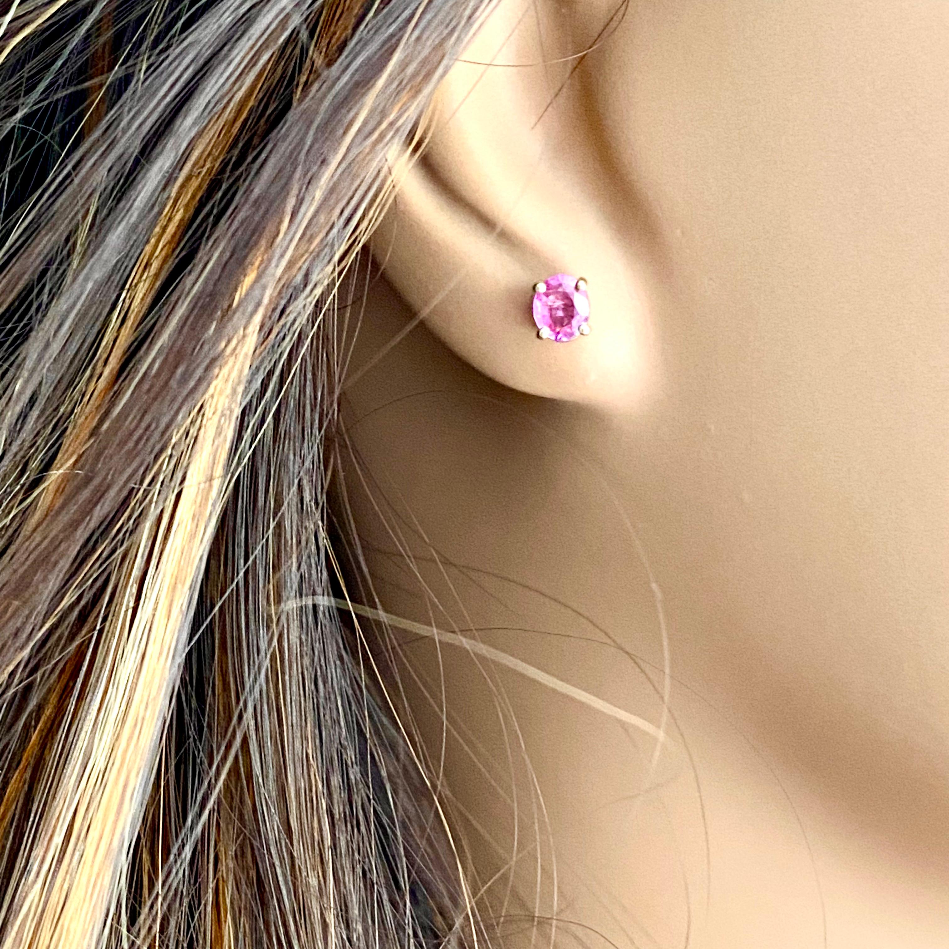 Oval Shaped Mini Ceylon Pink Sapphires Set in Yellow Gold Stud Earrings For Sale 3