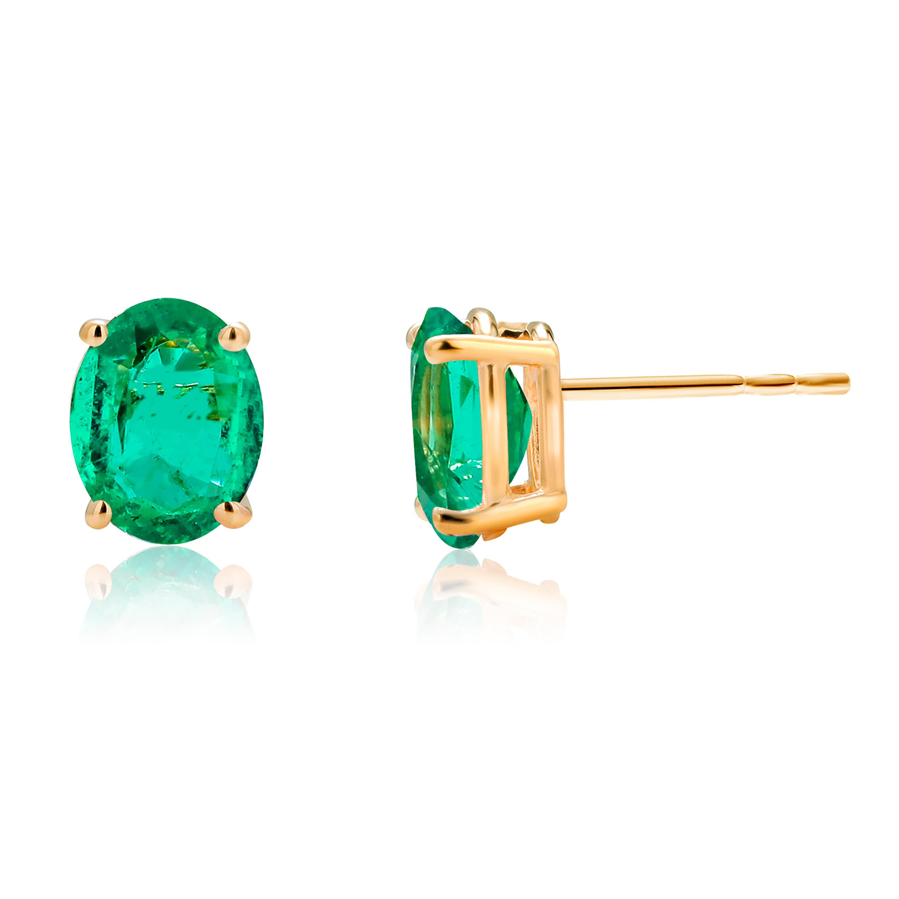 Oval Shaped 0.50 Carat Emerald Set in Yellow Gold 0.21 Inch Stud Earrings In New Condition For Sale In New York, NY