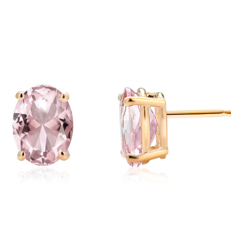 Oval Shaped Morganite Set in Yellow Gold Stud Earrings Weighing 5.95 Carats For Sale 1