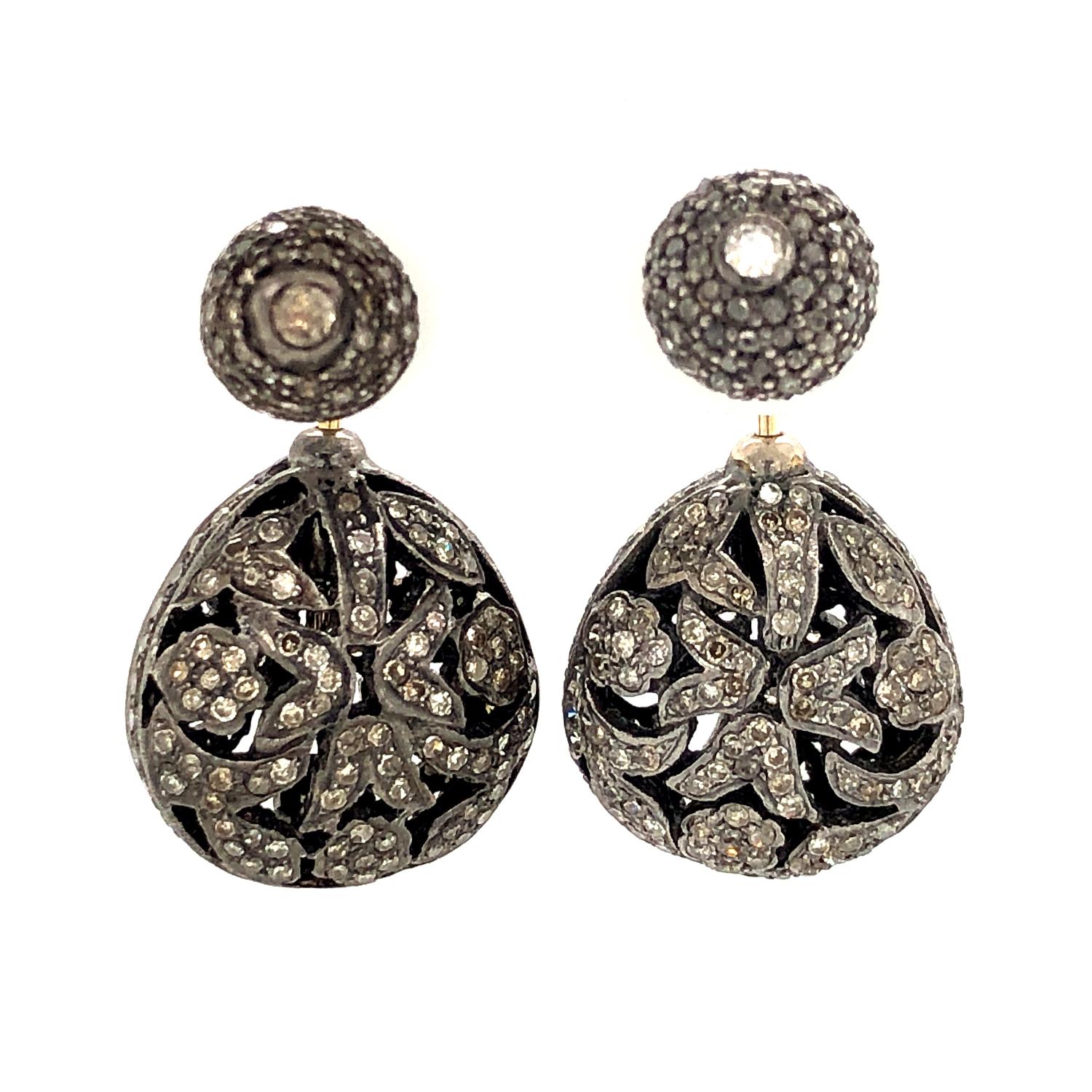 Artisan Boucles d'oreilles en or et argent 14k avec diamants pavés de forme ovale en vente