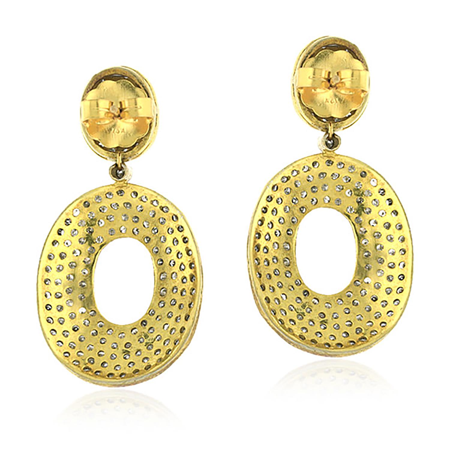 Art Déco Orecchini pendenti con diamanti ovali a forma di pavé in oro 14k e argento in vendita