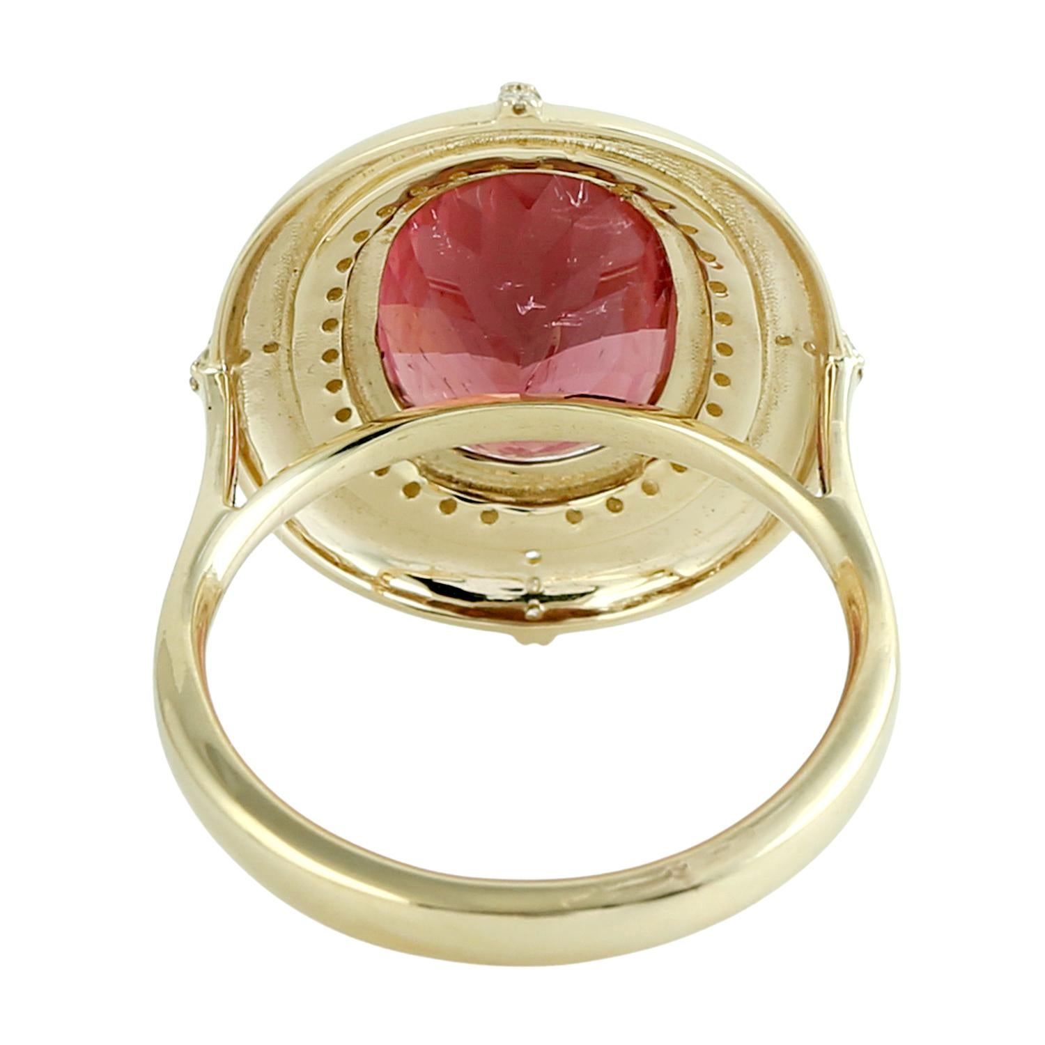 Anillo Ovalado De Turmalina Rosa Con Diamantes Engastados En Oro Amarillo De 14k Art Decó en venta