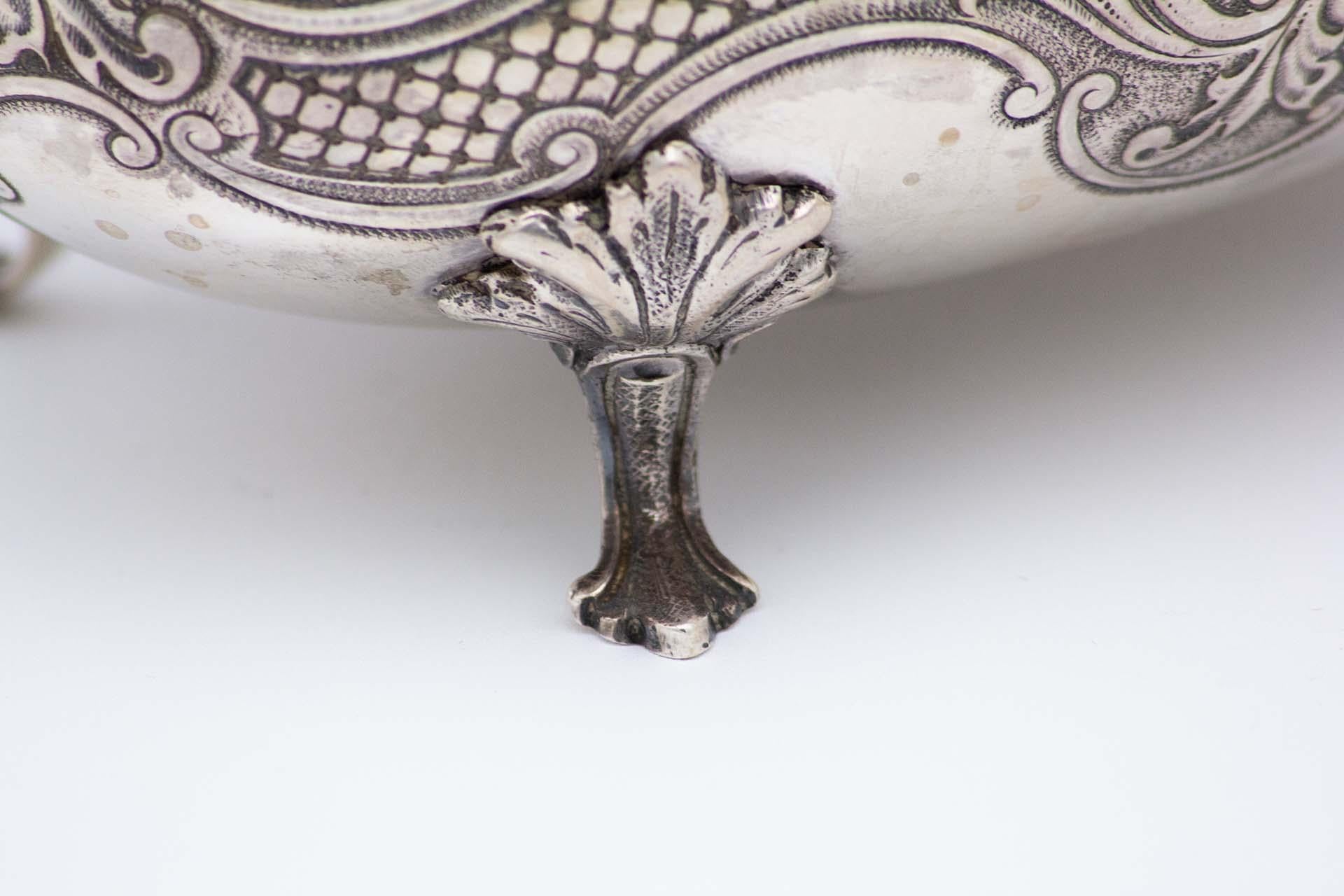 Oval-shaped silver bowl In condizioni buone in vendita a Porto, PT