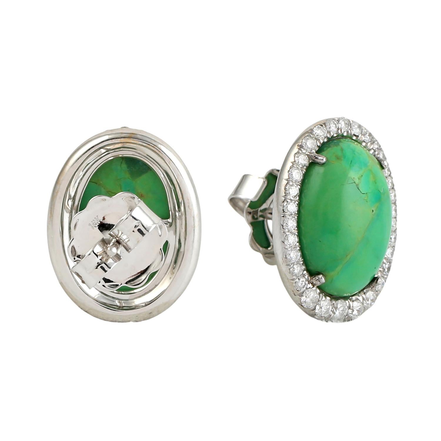 Taille mixte Boucles d'oreilles minimales en or blanc 18 carats ornées de turquoises de forme ovale et de diamants en vente