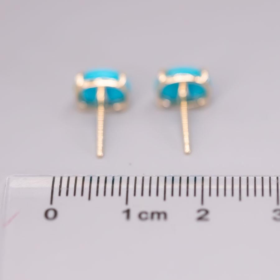 Oval Shaped Turquoise Stud Earrings 14k Yellow Gold In New Condition For Sale In Suwanee, GA