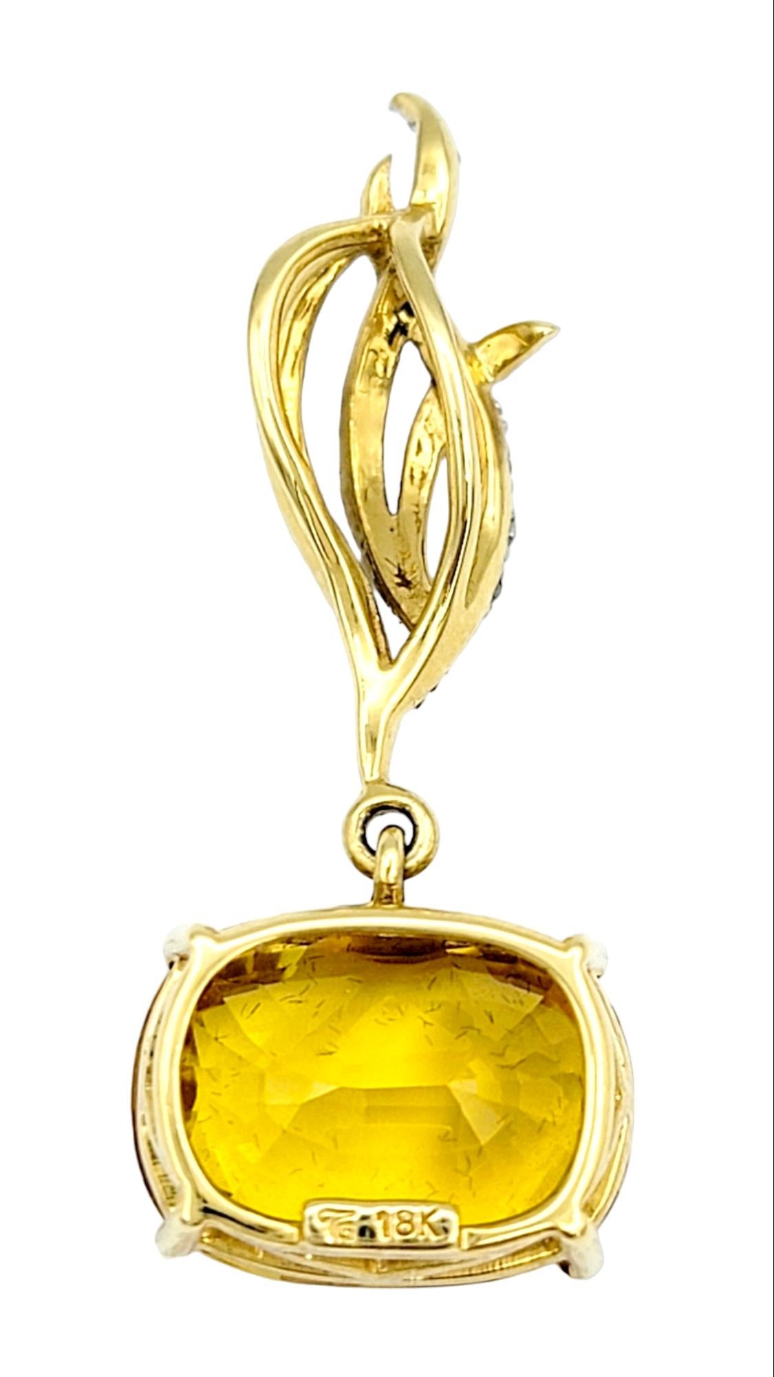 Pendentif en or jaune 18 carats, saphir jaune de forme ovale et diamant rond serti en vente 1
