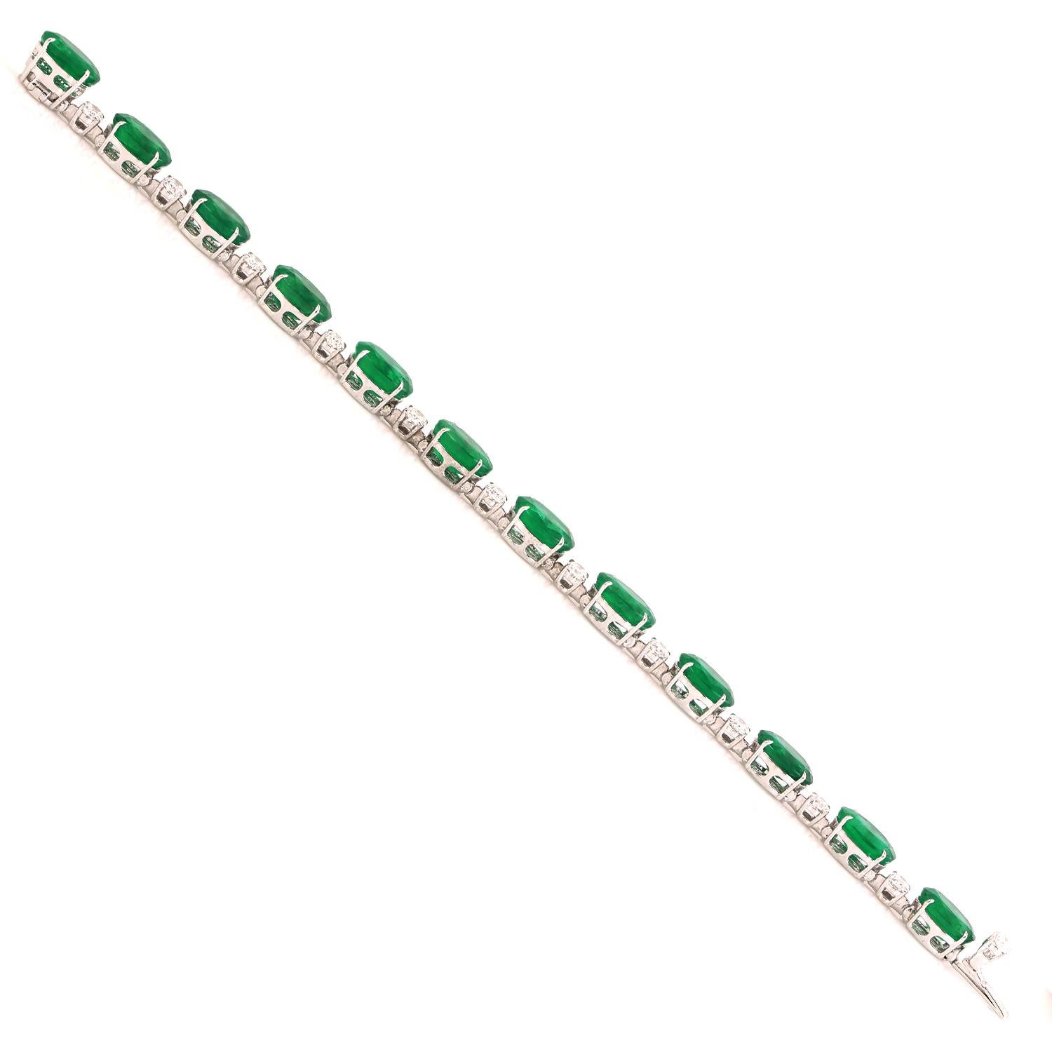 Taglio misto Oval Shaped Zambian Emerald Bracelet With Diamonds Made In 18k White Gold in vendita
