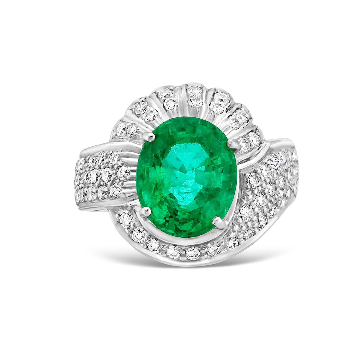 Oval Shaped Zambian Emerald Cocktail Ring with Pave VS Diamond In 18k White Gold In New Condition For Sale In New York, NY