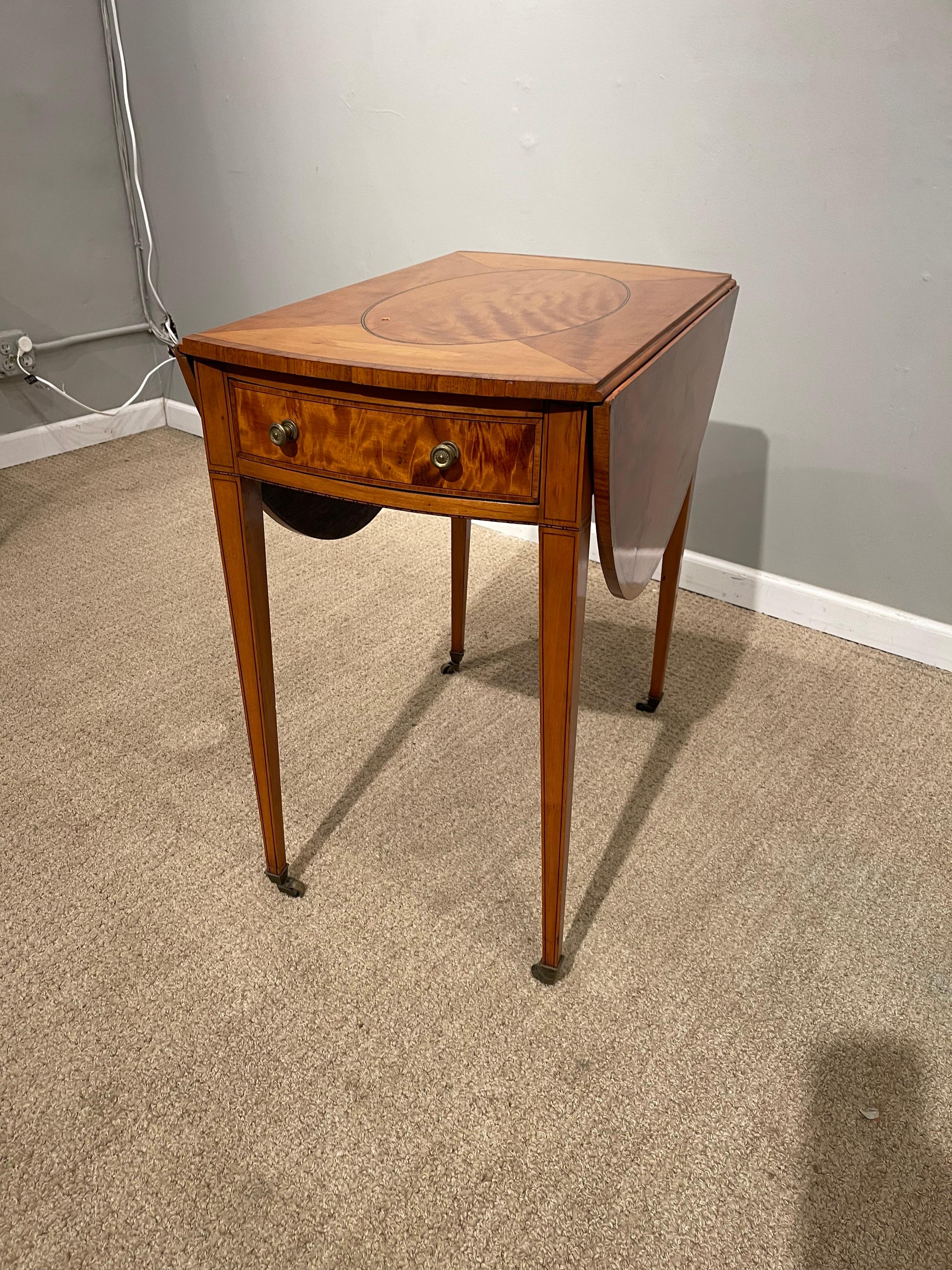 English Oval Sheraton Satinwood Pembroke Table, Circa 1790 For Sale