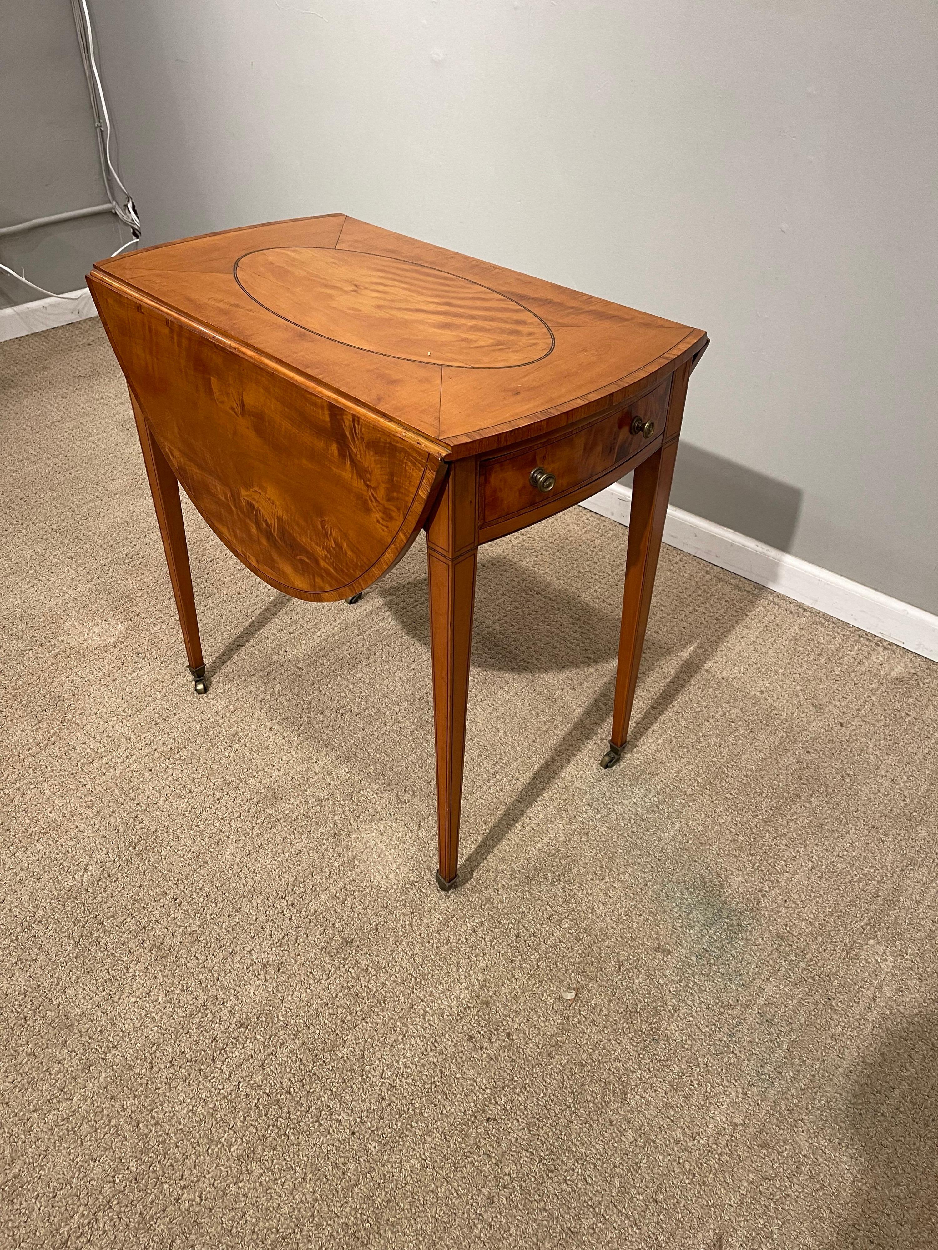 Oval Sheraton Satinwood Pembroke Table, Circa 1790 For Sale 1