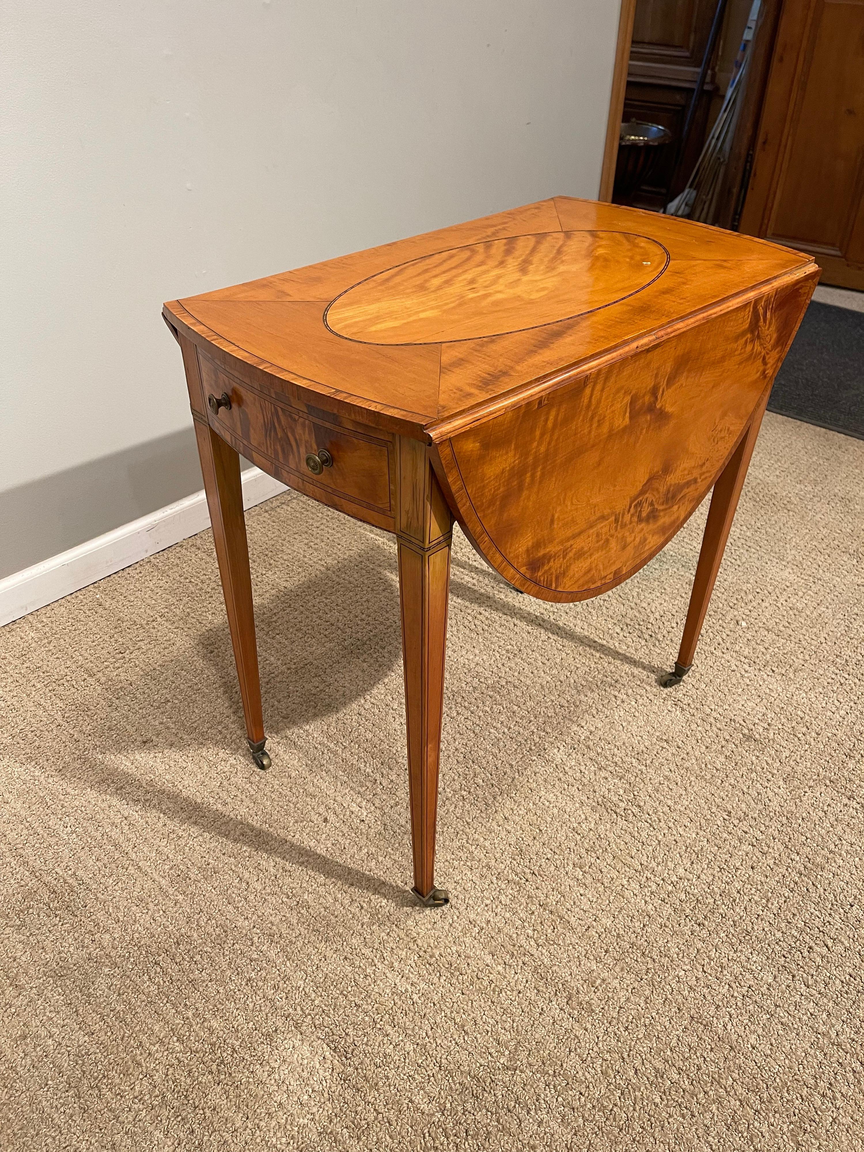 Oval Sheraton Satinwood Pembroke Table, Circa 1790 For Sale 2
