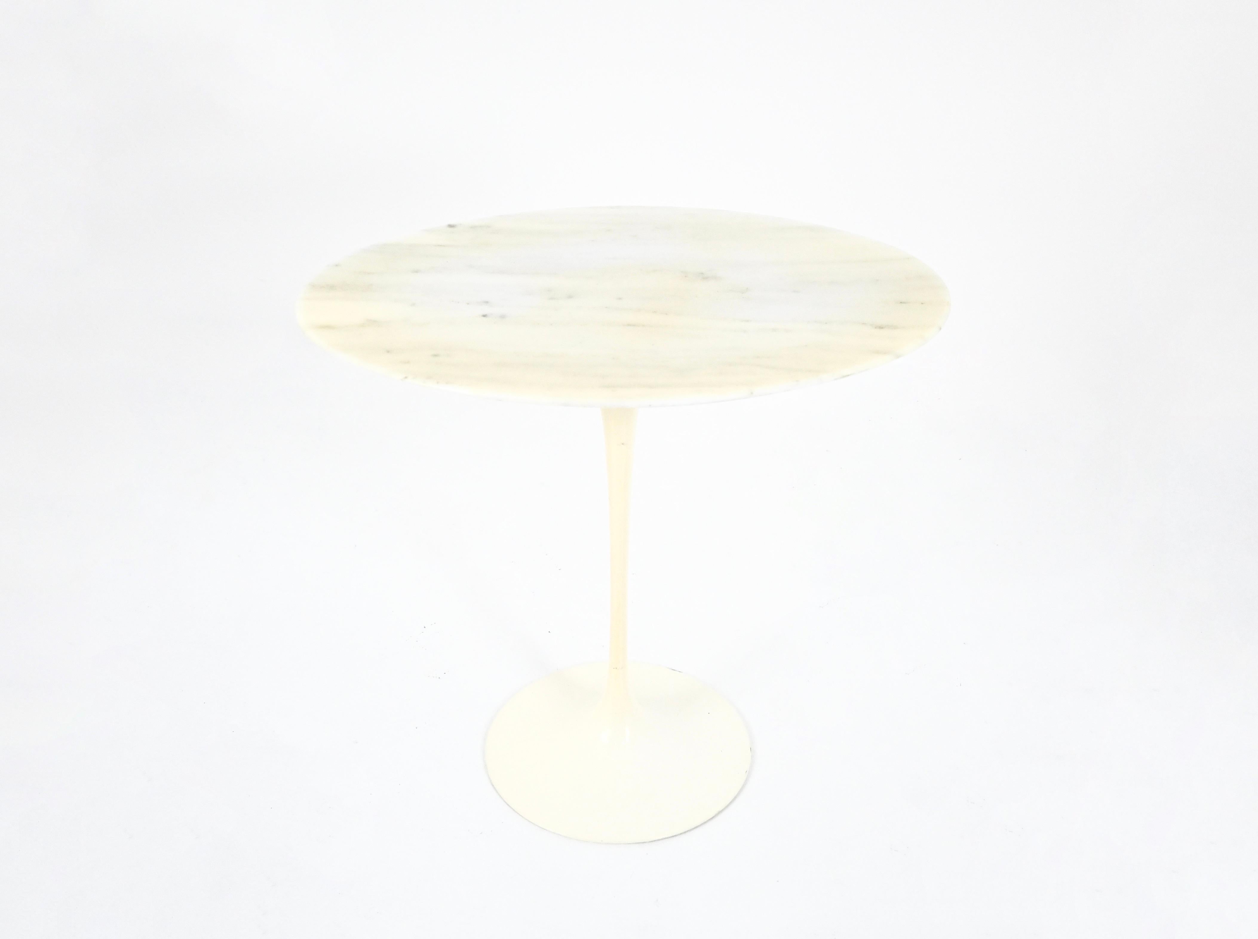 Ovaler Beistelltisch von Eero Saarinen für Knoll International, 1960er Jahre (Moderne der Mitte des Jahrhunderts) im Angebot