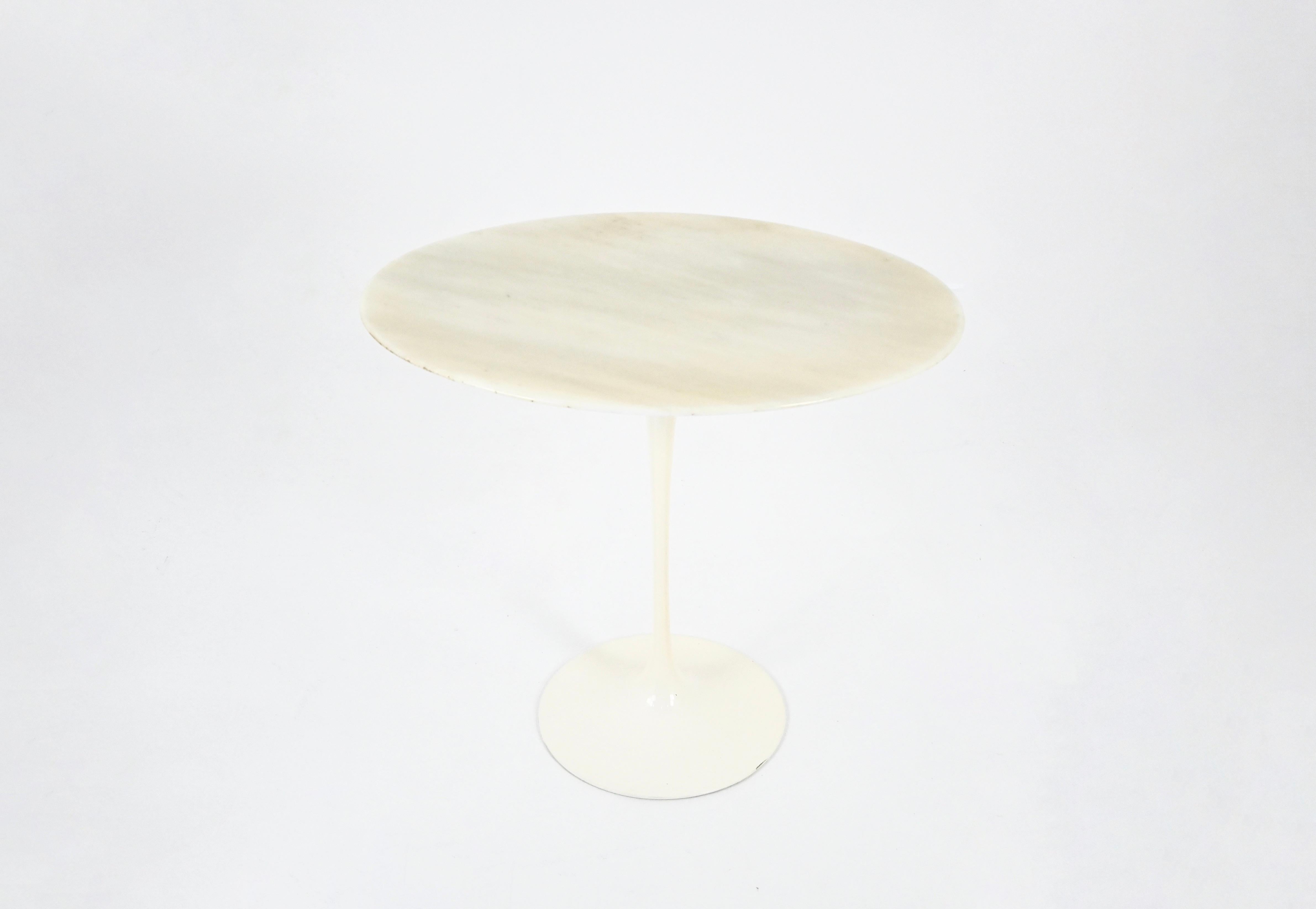 Ovaler Beistelltisch von Eero Saarinen für Knoll International, 1960er Jahre (Italienisch) im Angebot
