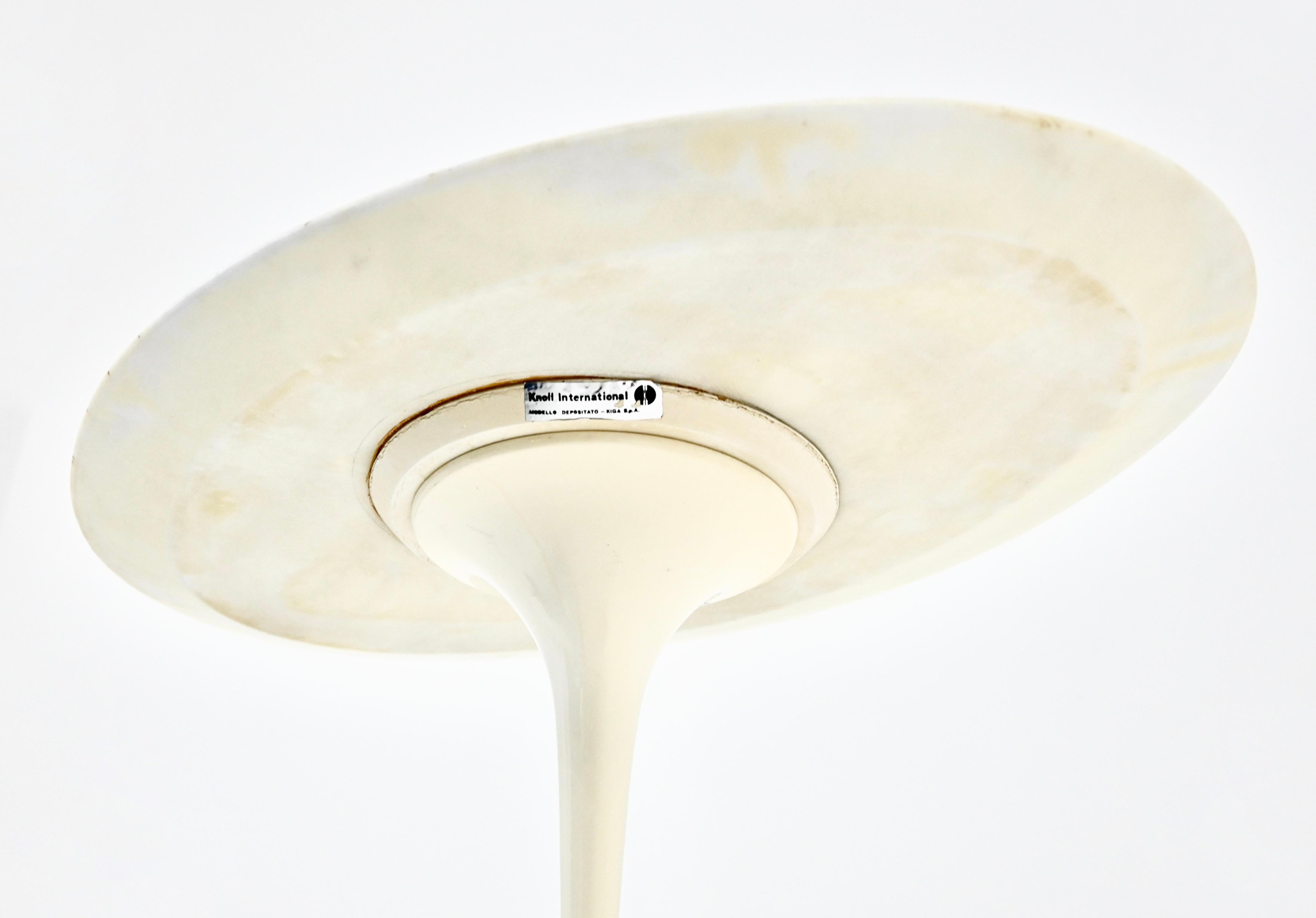 Ovaler Beistelltisch von Eero Saarinen für Knoll International, 1960er Jahre (Aluminium) im Angebot