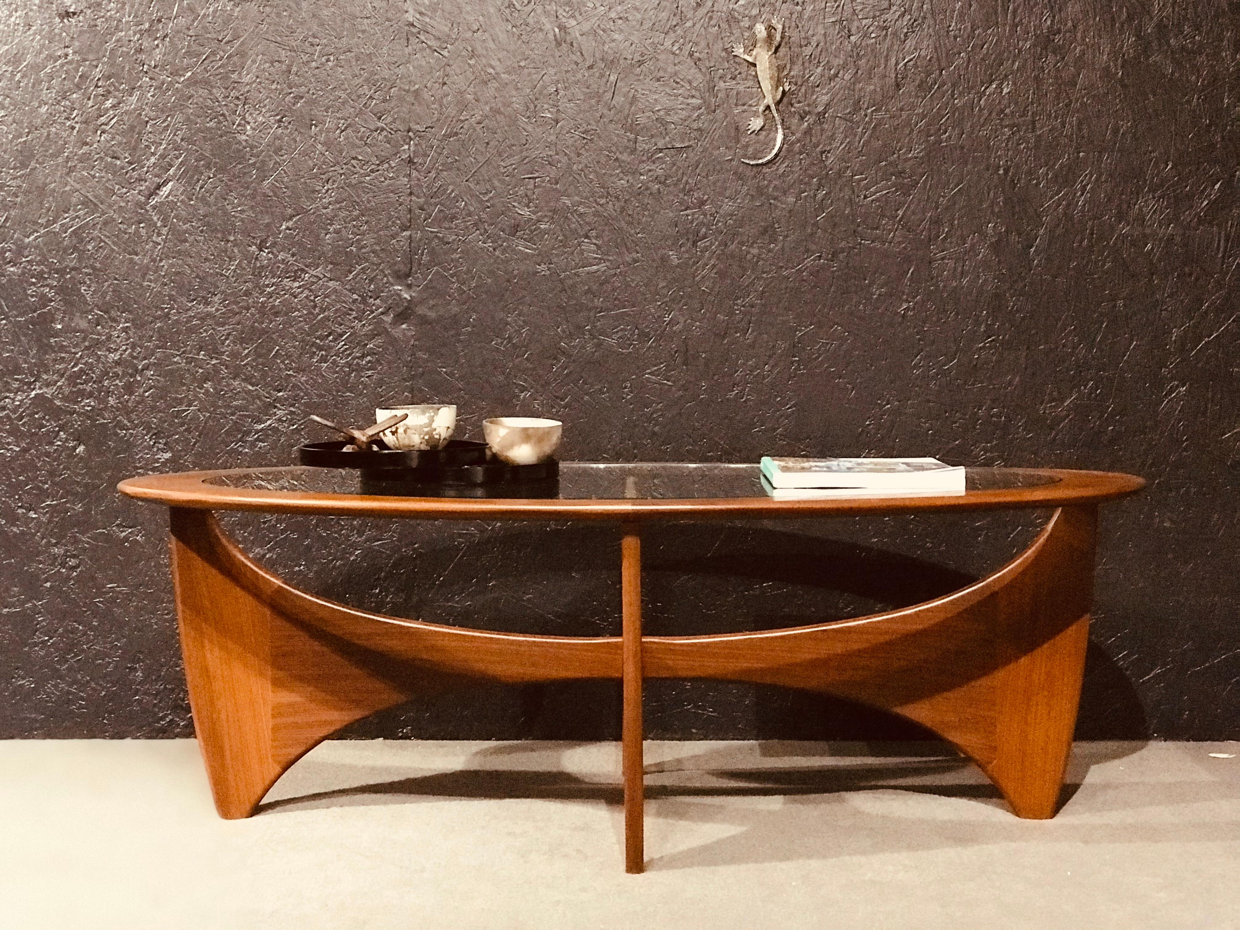 g plan oval table