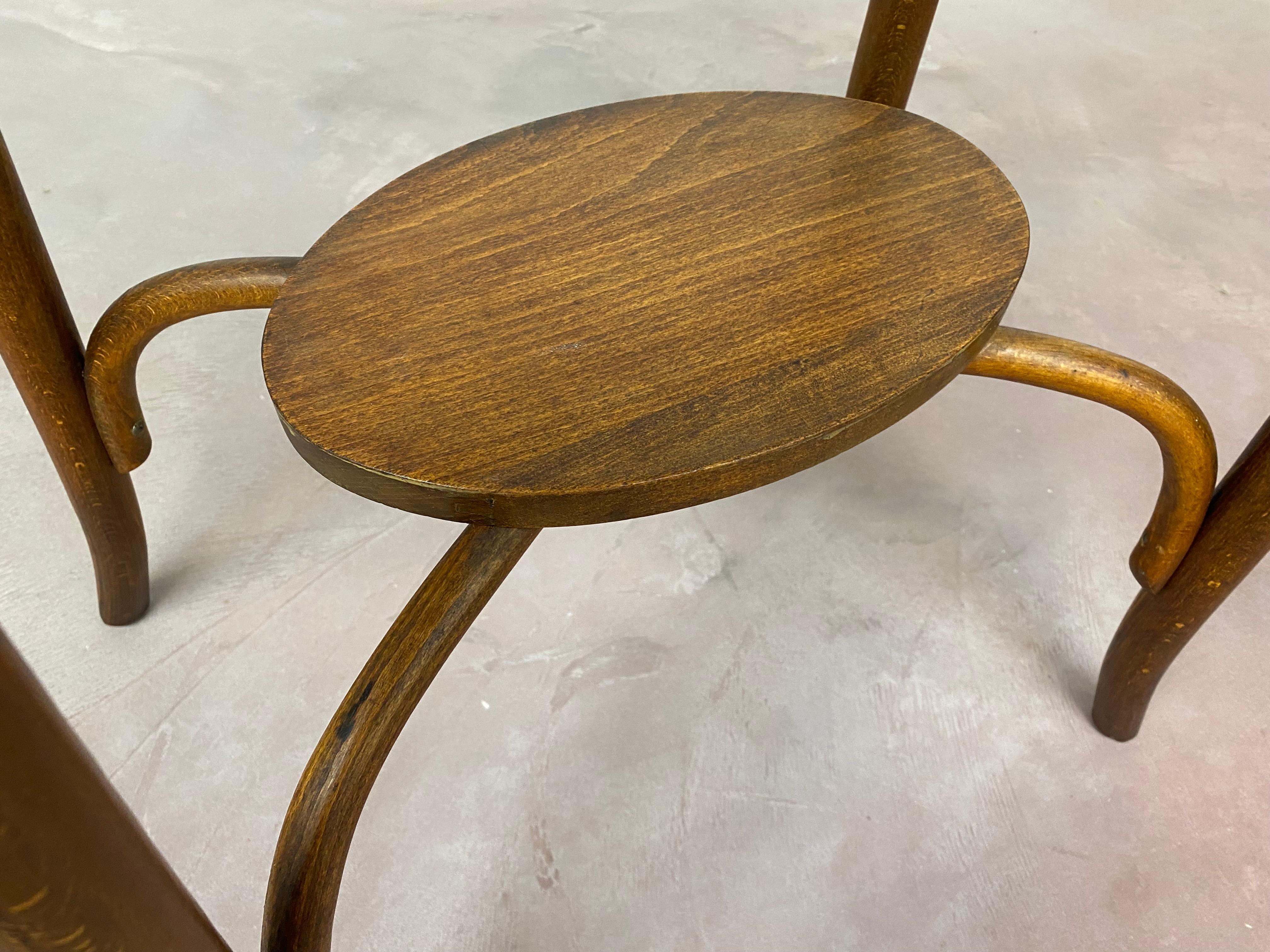 Mid-20th Century Oval Side Table by Thonet Mundus