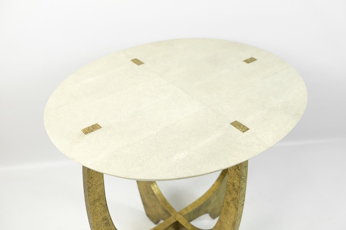 Oval Side Table in Textured Brass and Shagreen by Ginger Brown In New Condition For Sale In Bourguebus, FR