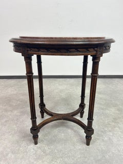 Tavolino ovale con piano in marmo