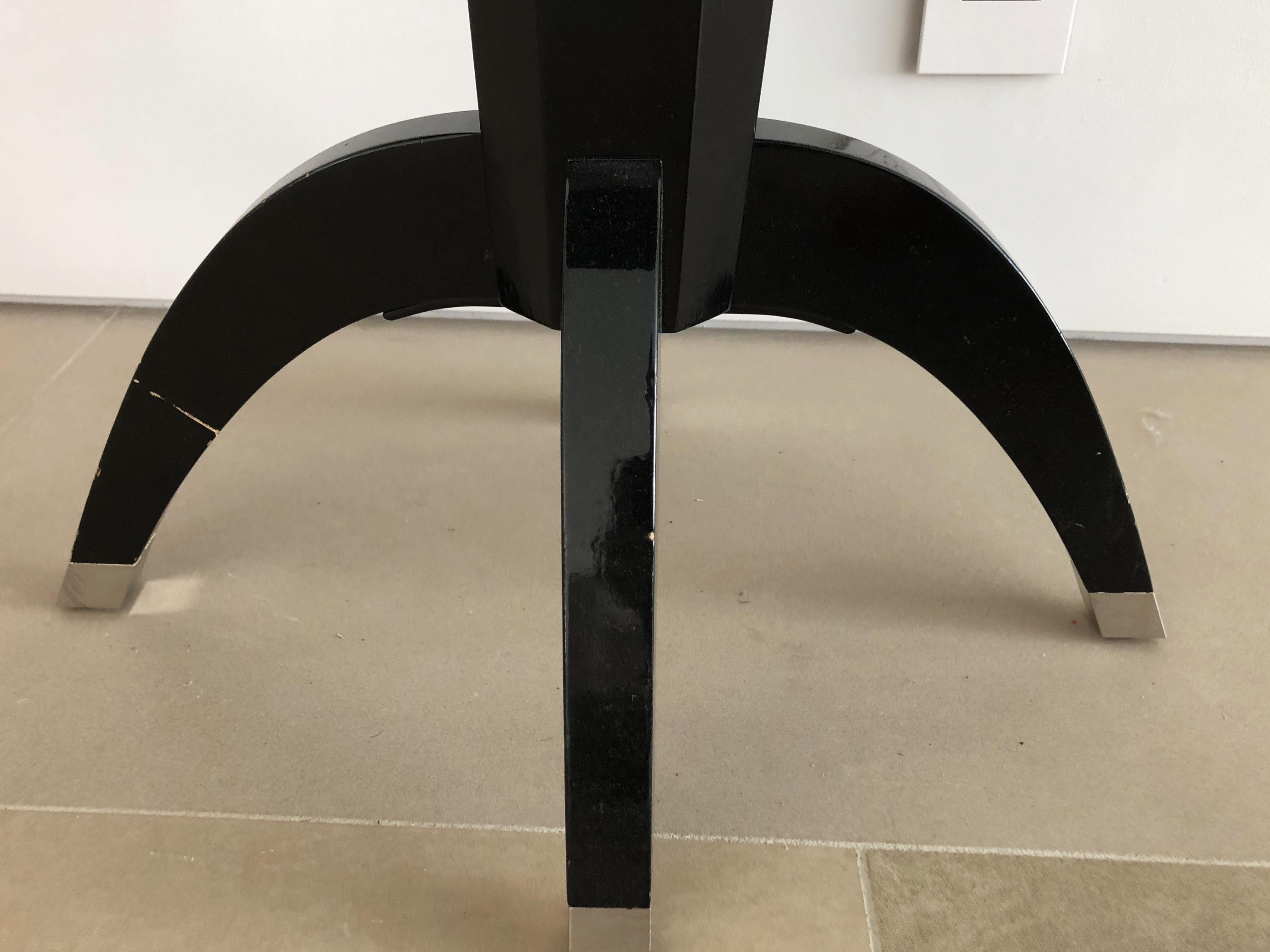 Oval Side Tables with Mother of Pearl Top and Black Lacquered Base 5