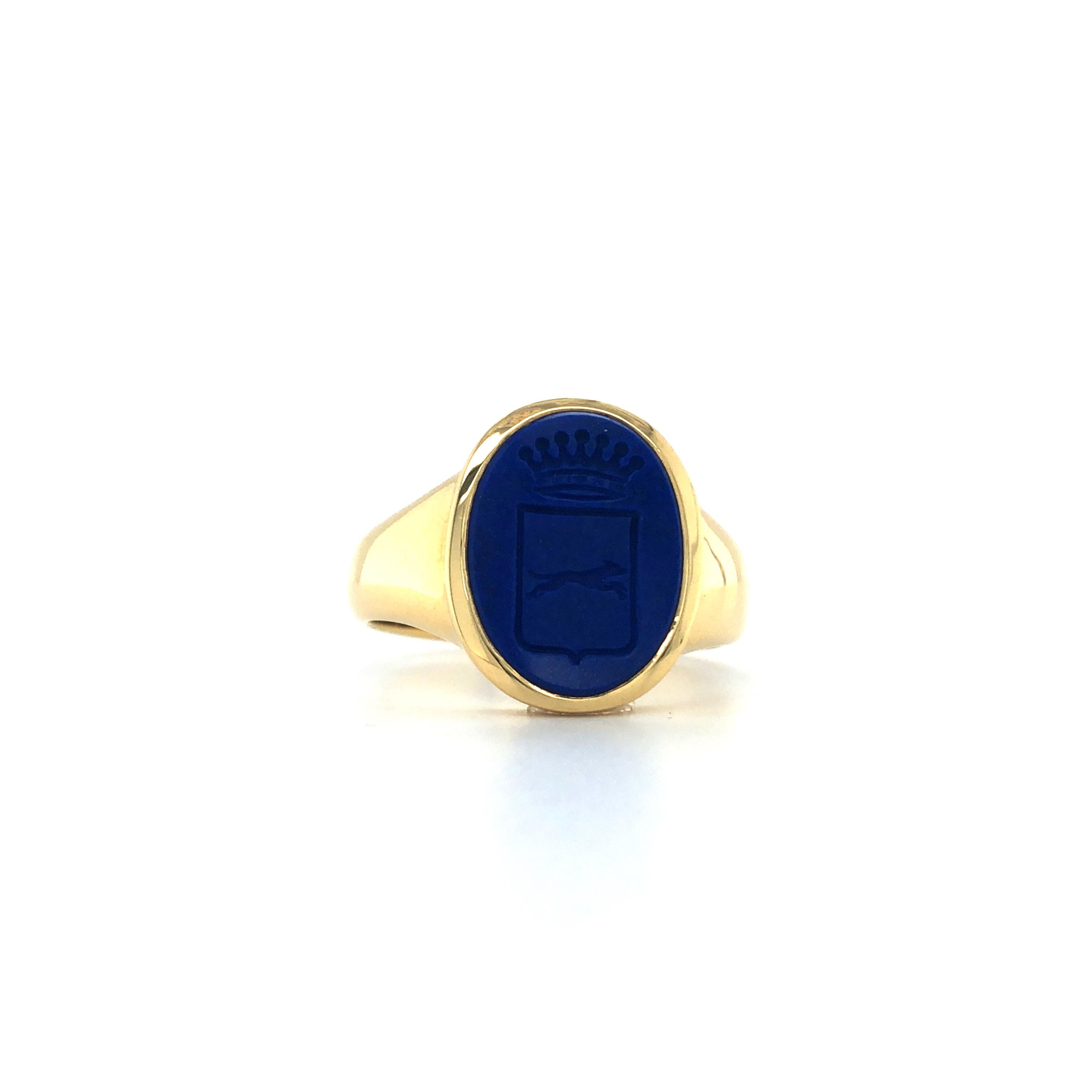 Victor Mayer Oval Signal Ring 18k Yellow Gold Lapis Lazuli approx. 14,5 x 11,0 mm with Engraving

About the creator Victor Mayer
Victor Mayer is internationally renowned for elegant timeless designs and unrivalled expertise in historic