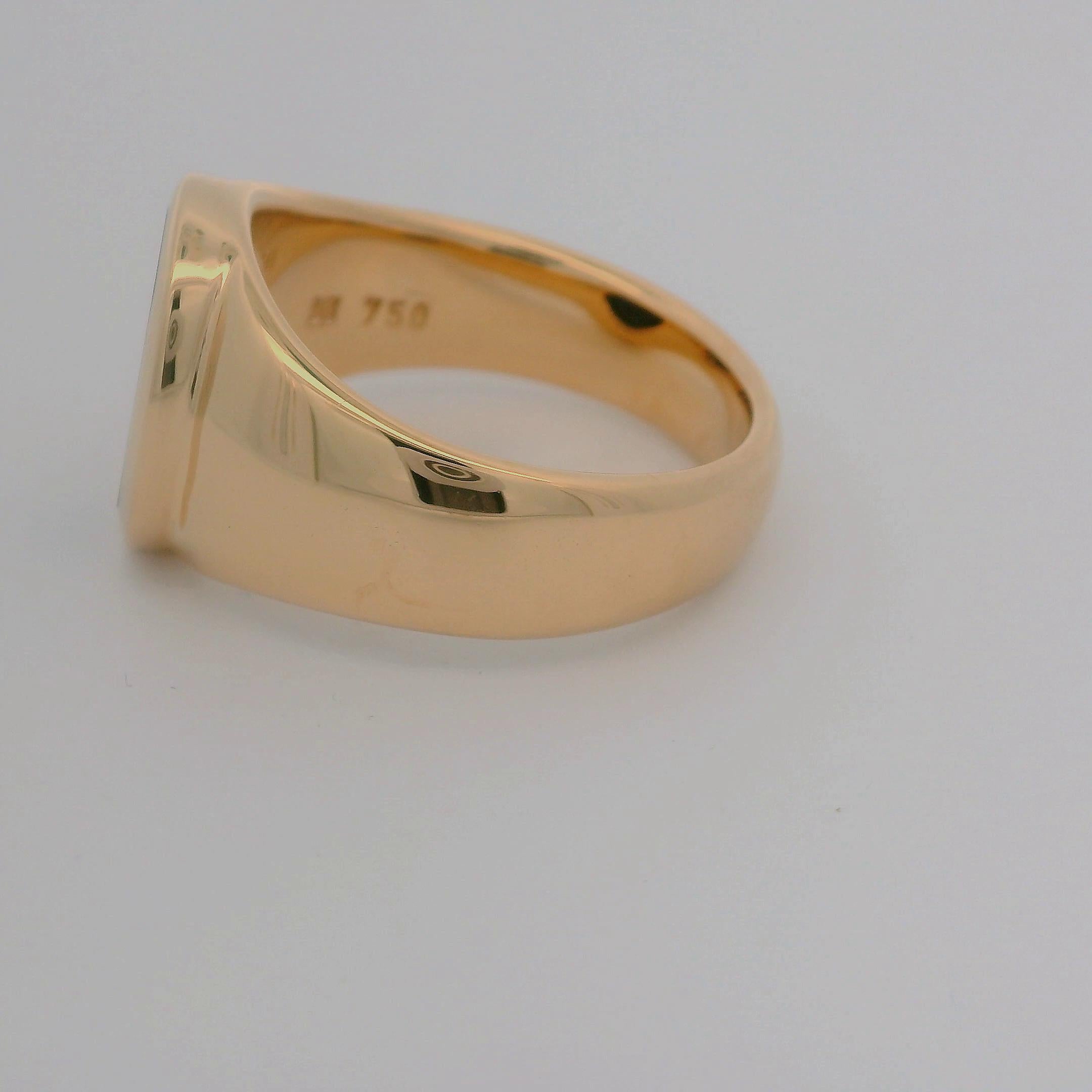 Oval Victor Mayer Signet Ring, 18k Rose Gold, Niccolo onyx 12.0 x 9.0 mm, with Engraving

About the creator Victor Mayer
Victor Mayer is internationally renowned for elegant timeless designs and unrivalled expertise in historic craftsmanship. Lovers