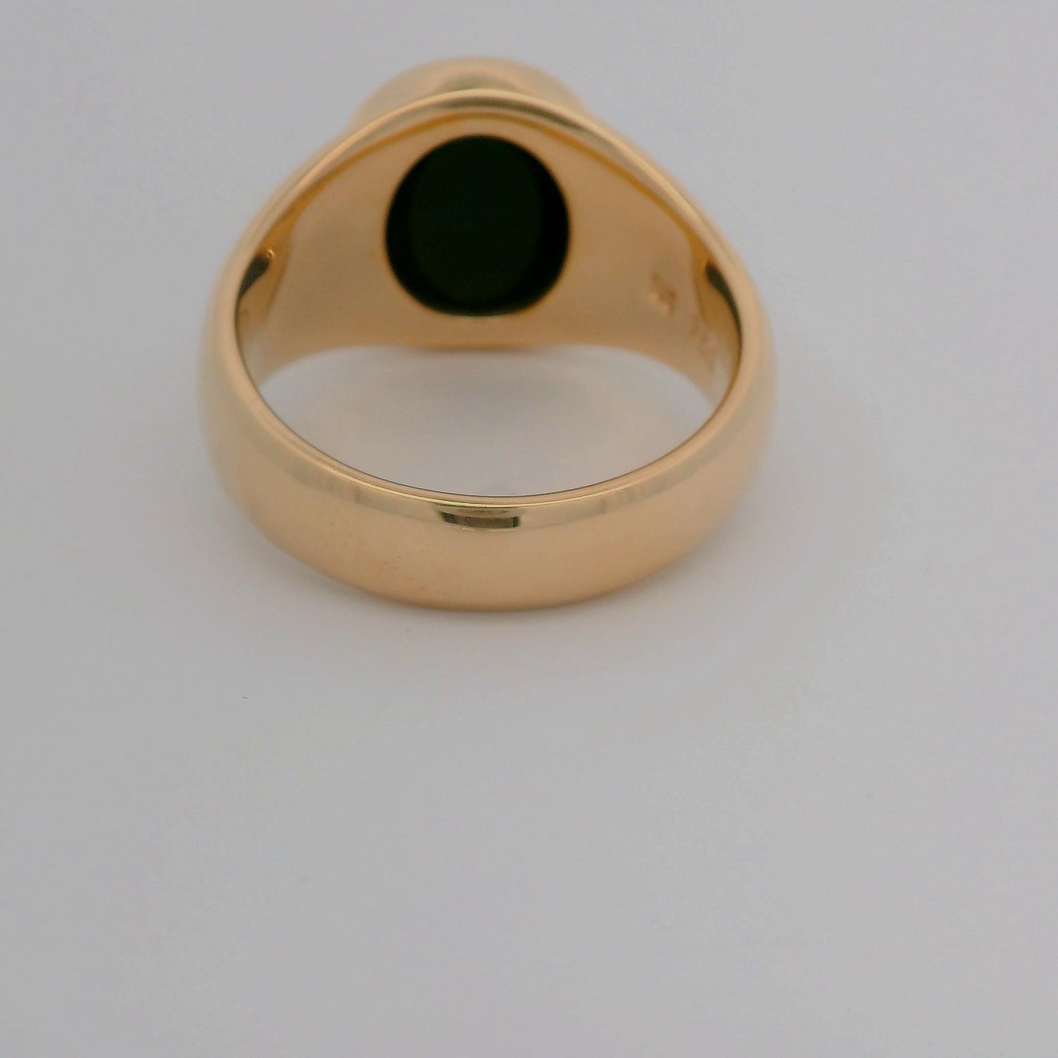 Contemporary Oval Signet Ring, 18K Rose Gold,  Niccolo onyx 12.0 x 9.0 mm with Engraving For Sale
